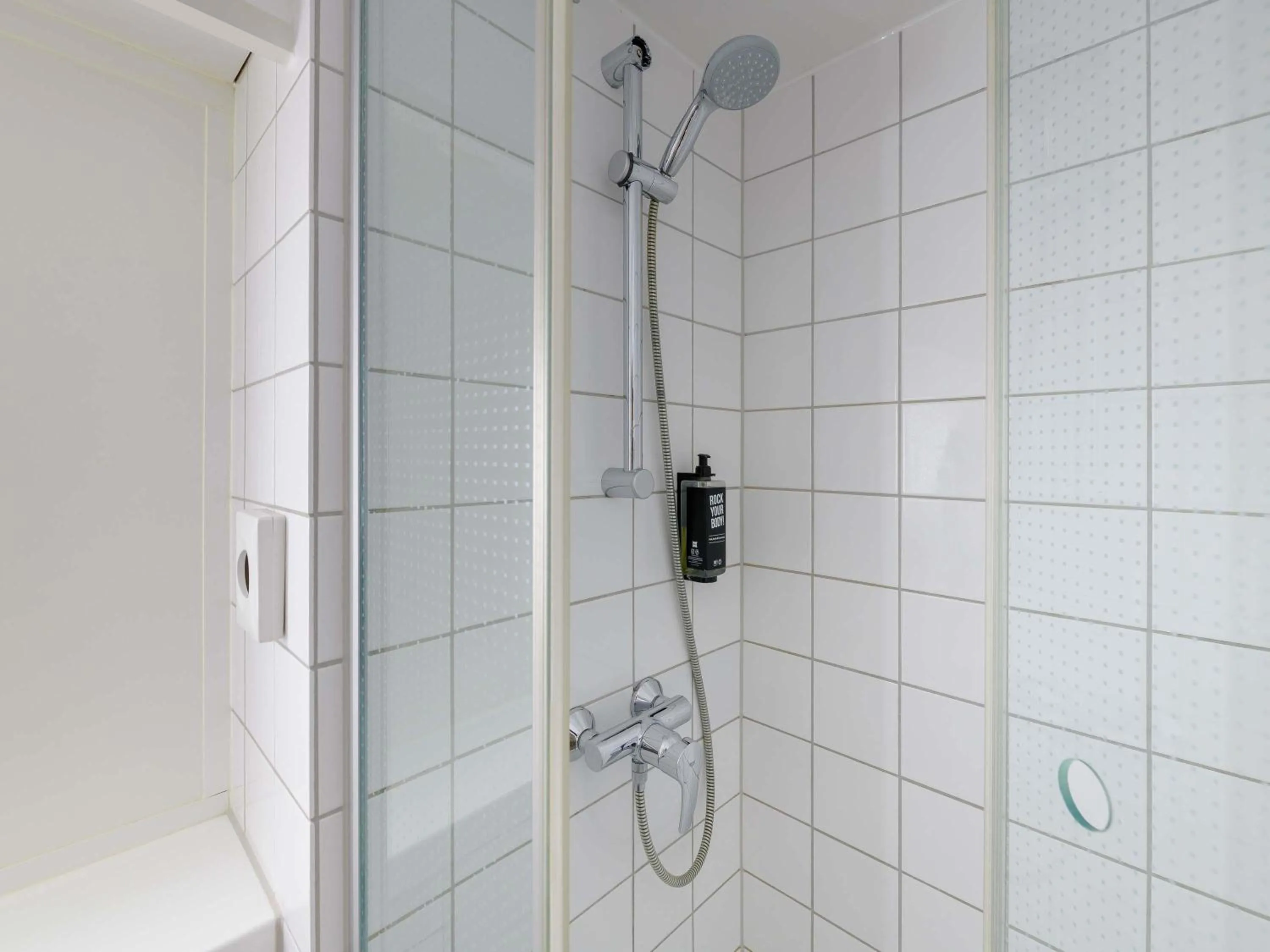 Bedroom in Ibis Hotel Köln Am Dom