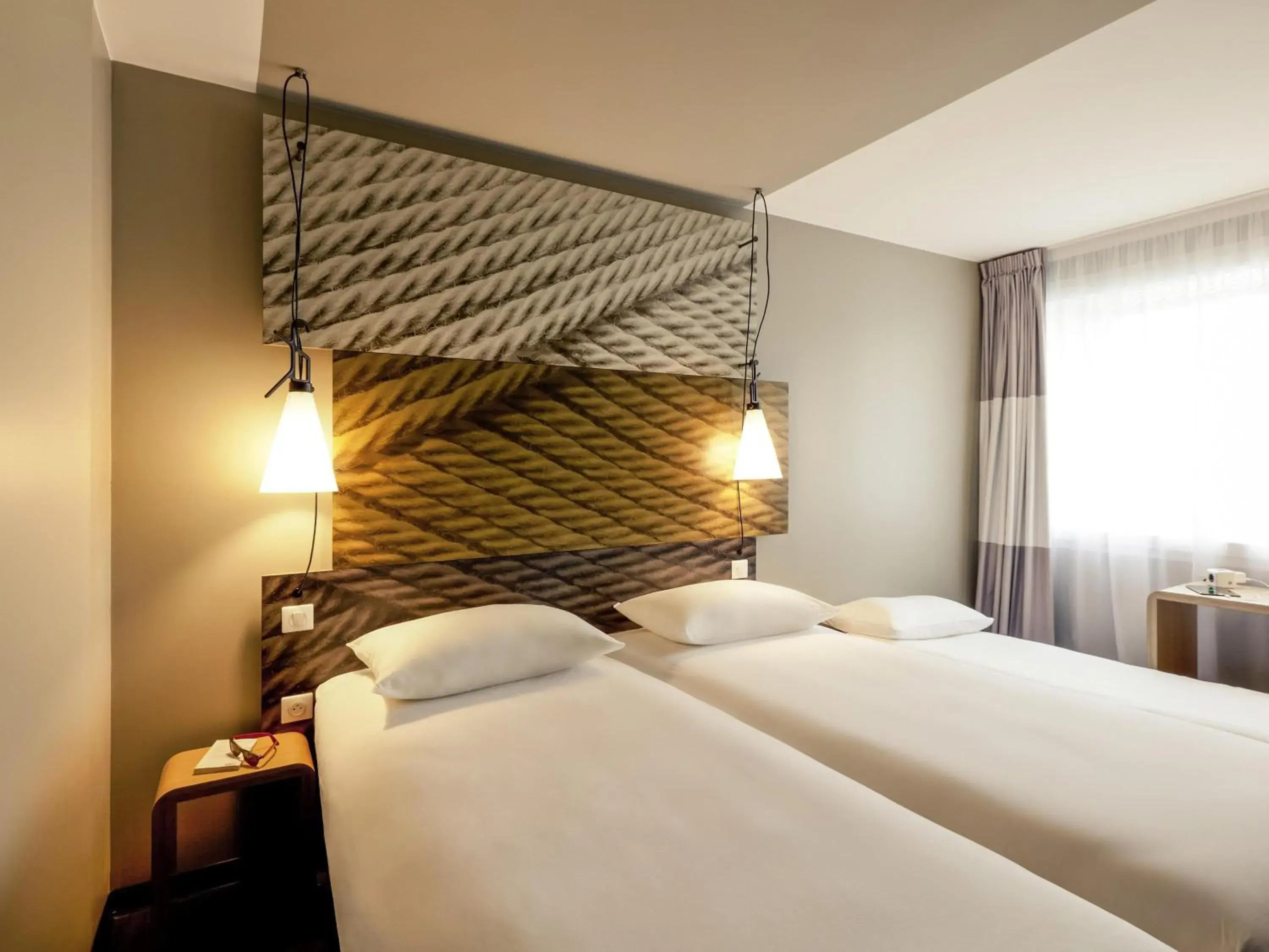 Bedroom, Bed in Ibis Hotel Köln Am Dom Bedroom, Bed in Ibis Hotel Köln Am Dom