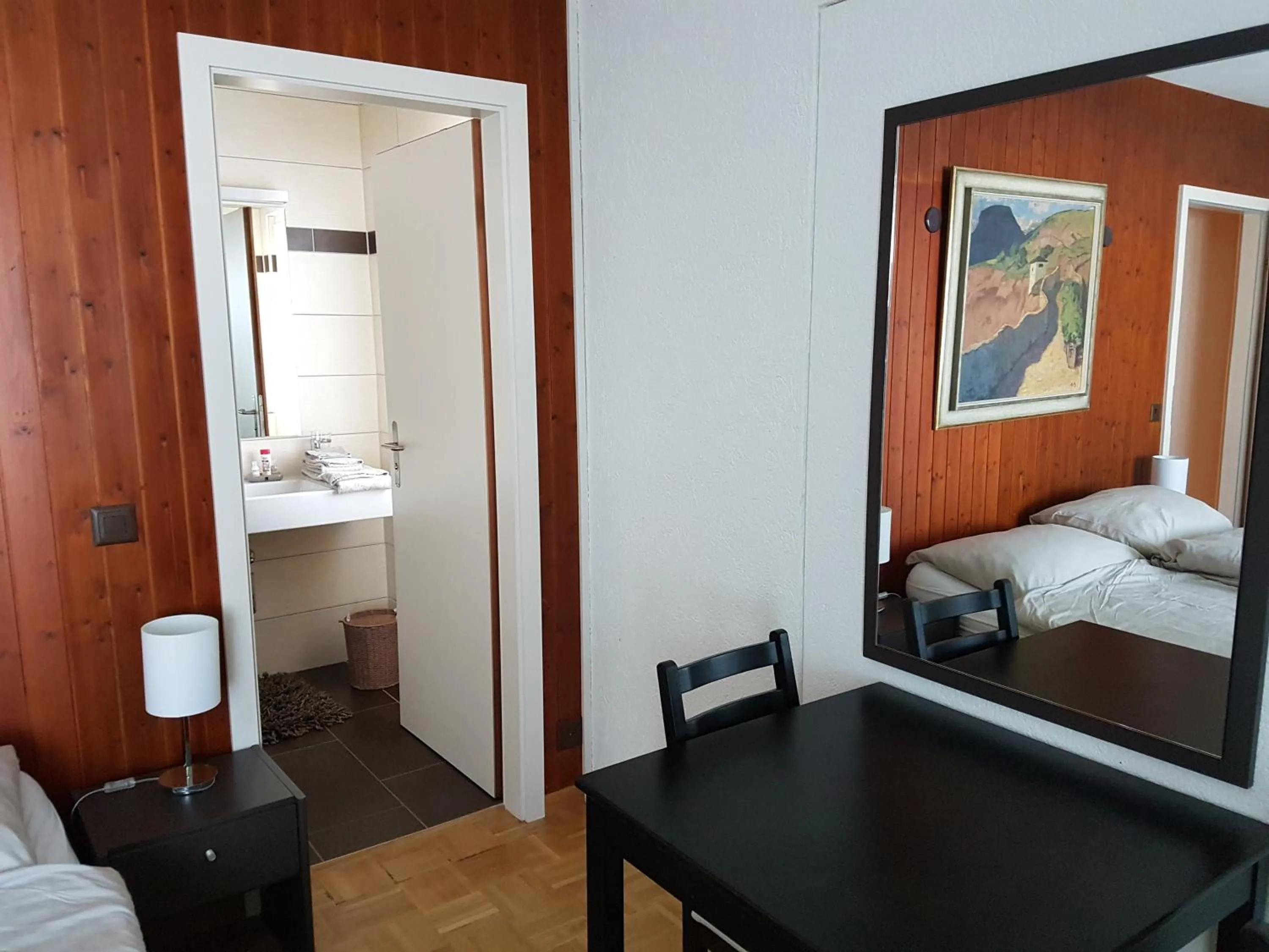 Bed in Auberge de la Couronne