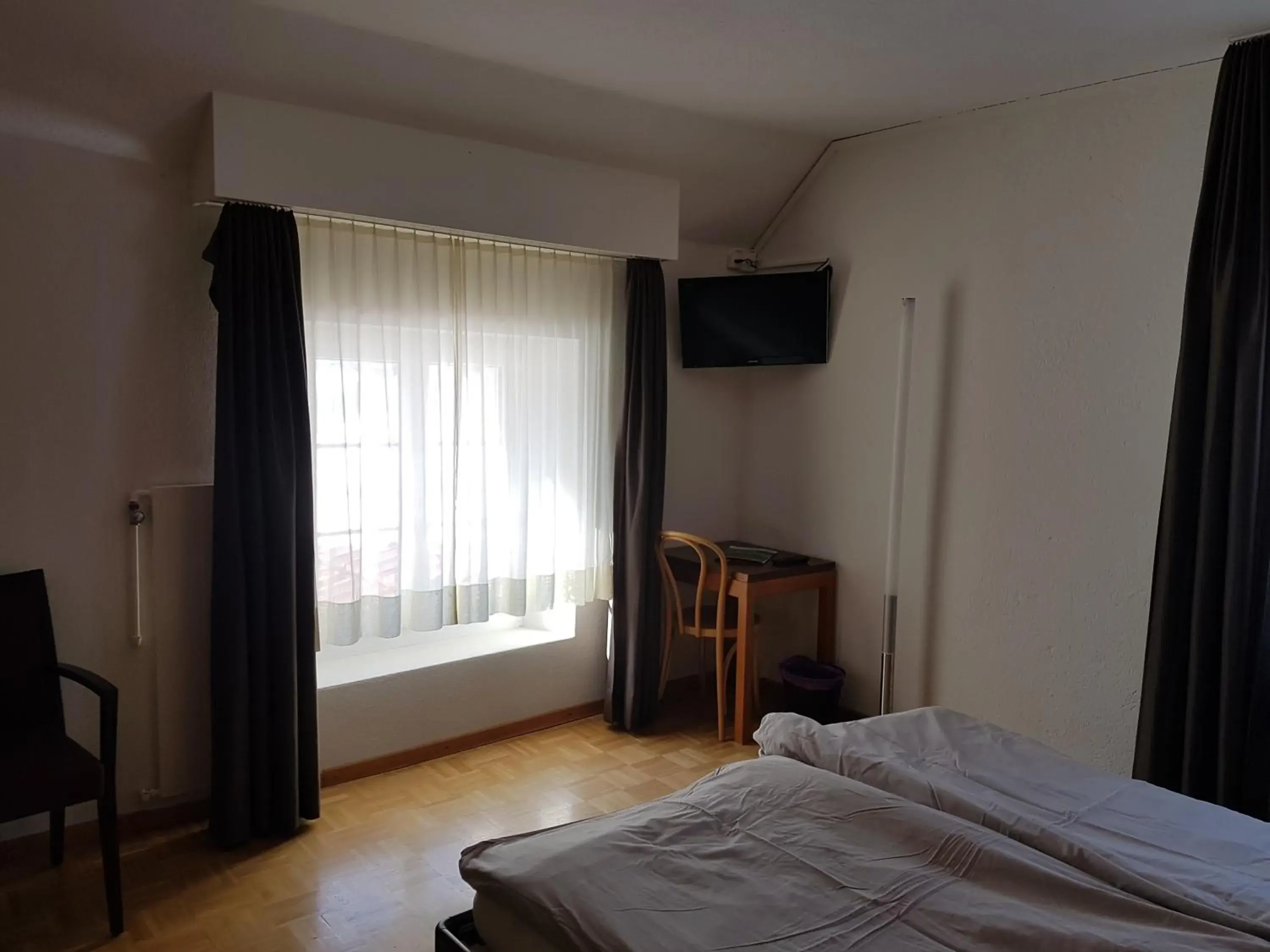 Double Room with Private Bathroom - single occupancy in Auberge de la Couronne Double Room with Private Bathroom - single occupancy in Auberge de la Couronne