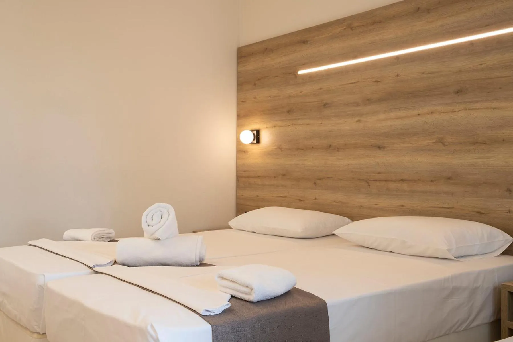 Bed in Dafni Plus Hotel