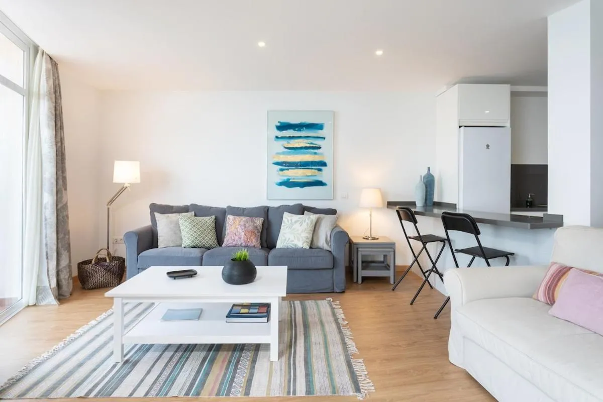 Communal lounge/ TV room in El Balcón del Muelle