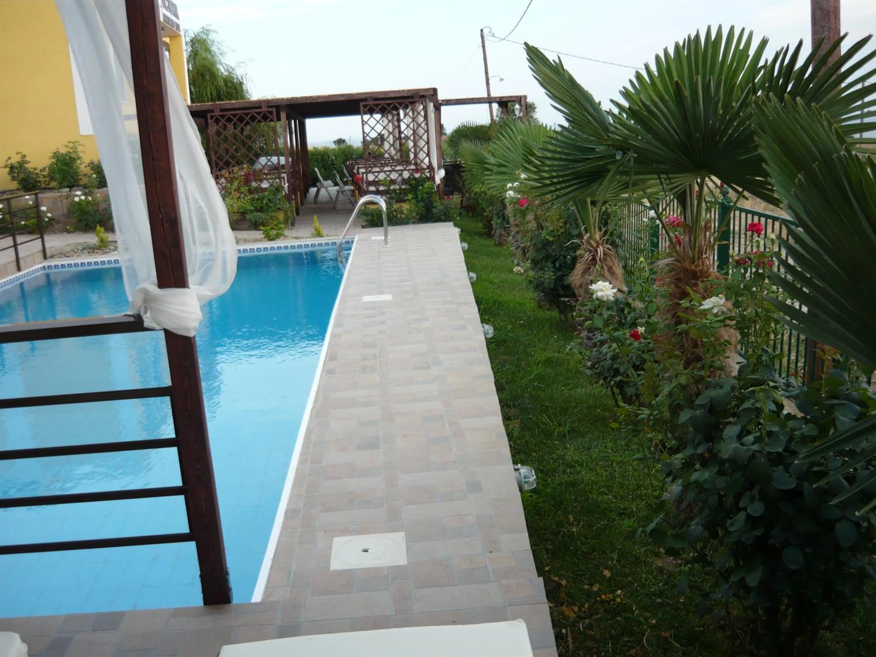 Victory Apartments Hotel