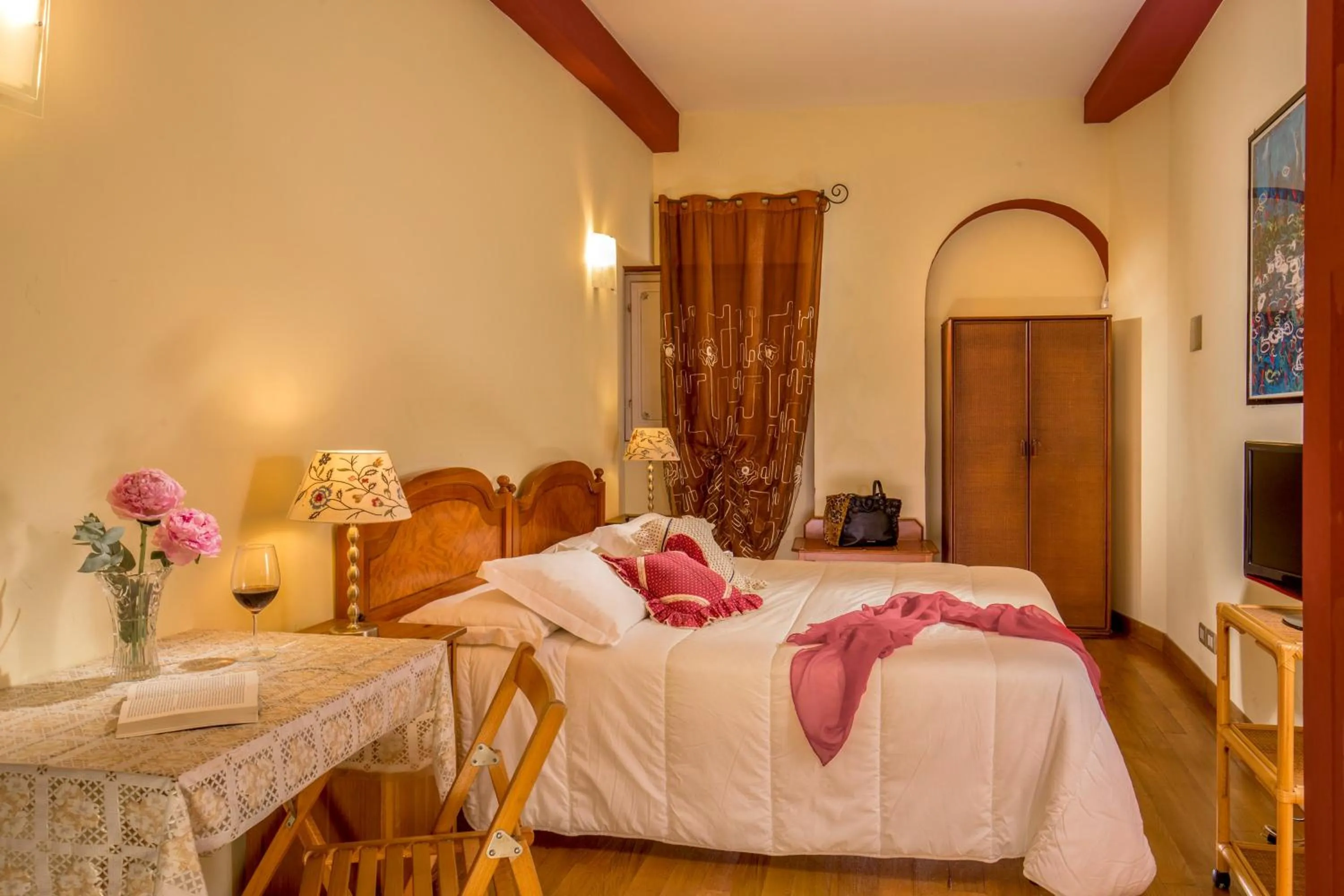 Bed in Bollo Apartments