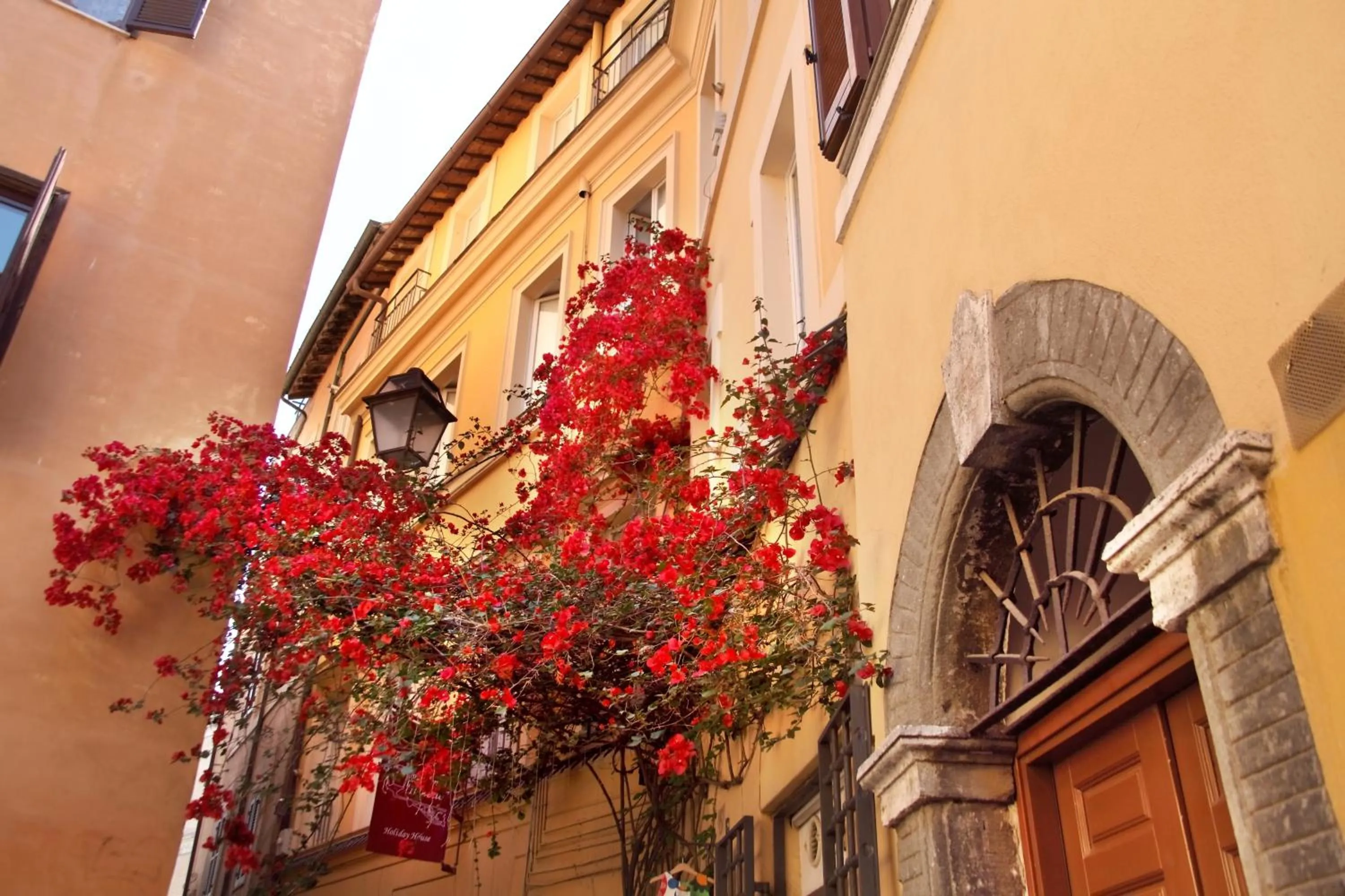 Facade/entrance in Bollo Apartments