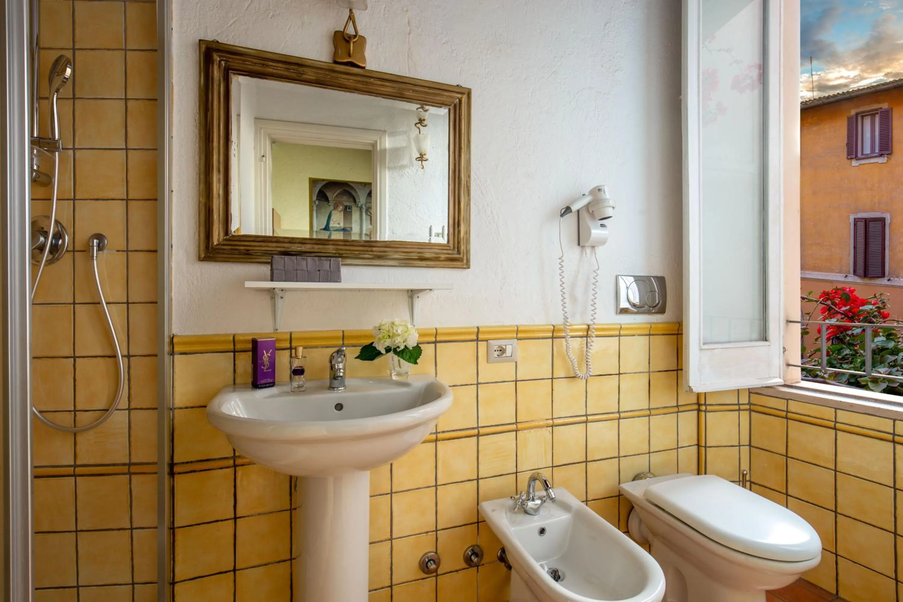 Shower in Bollo Apartments