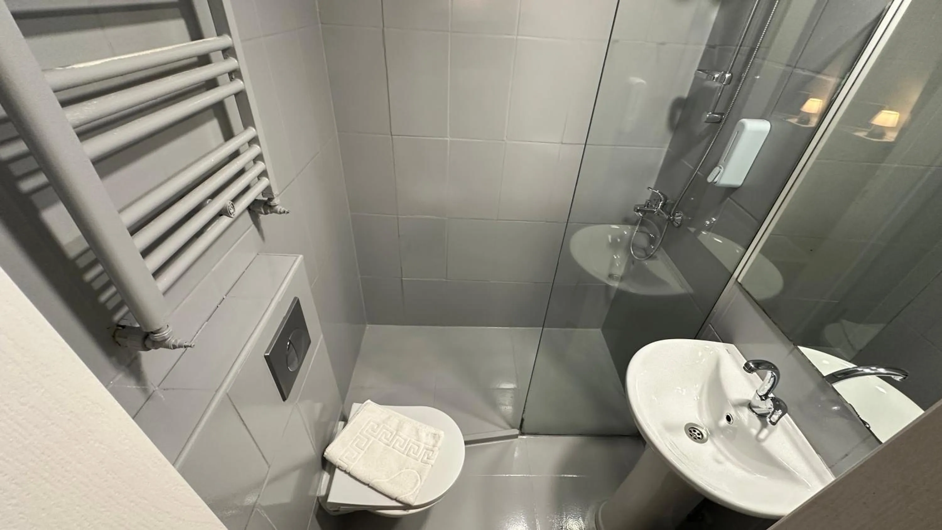 Bathroom in New Pera