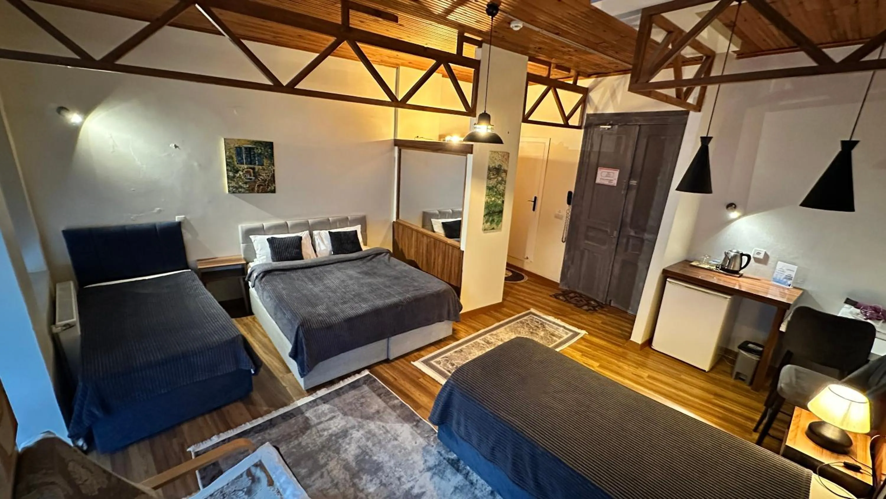 Photo of the whole room, Bed in New Pera