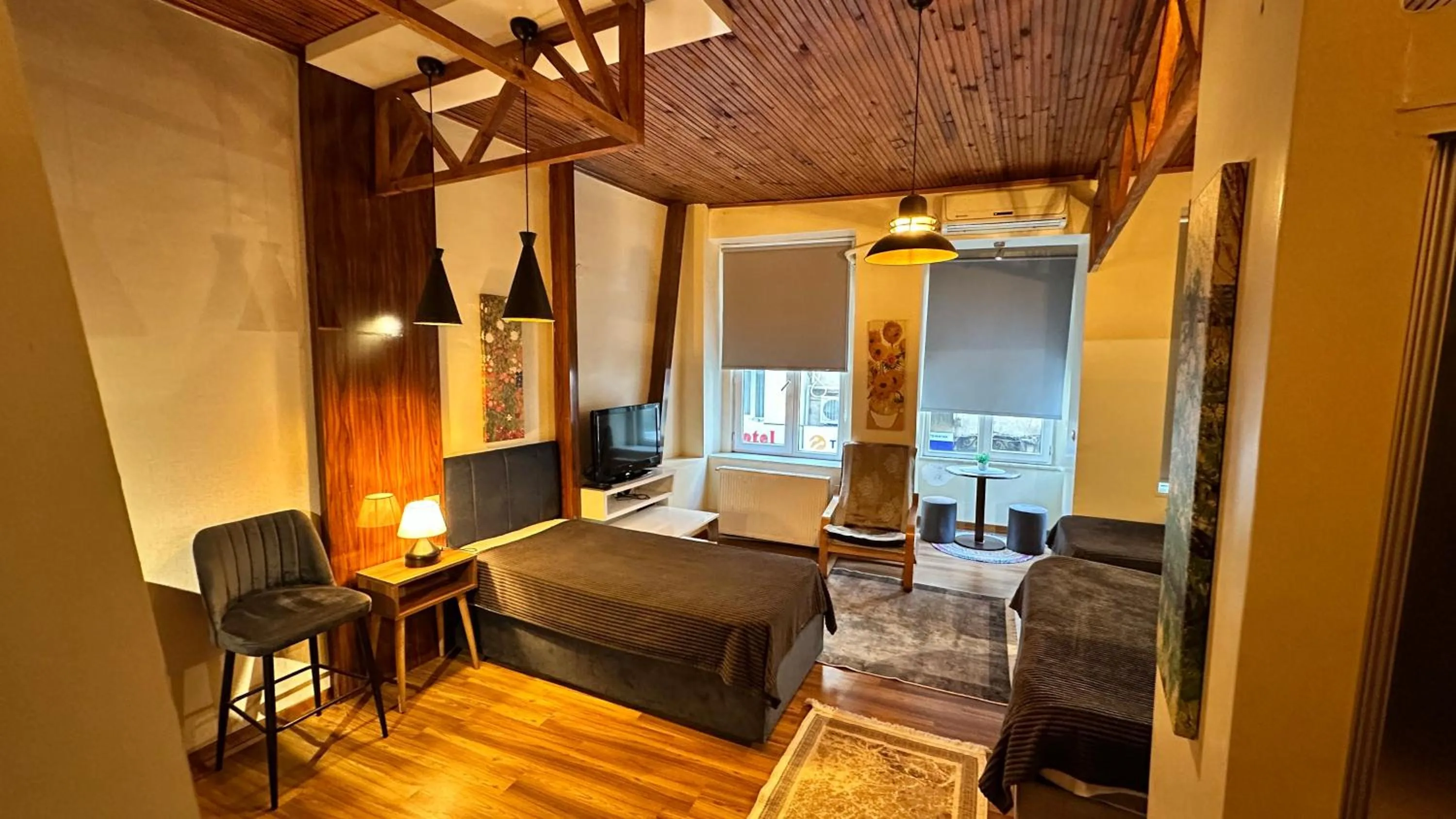 Photo of the whole room, Bed in New Pera