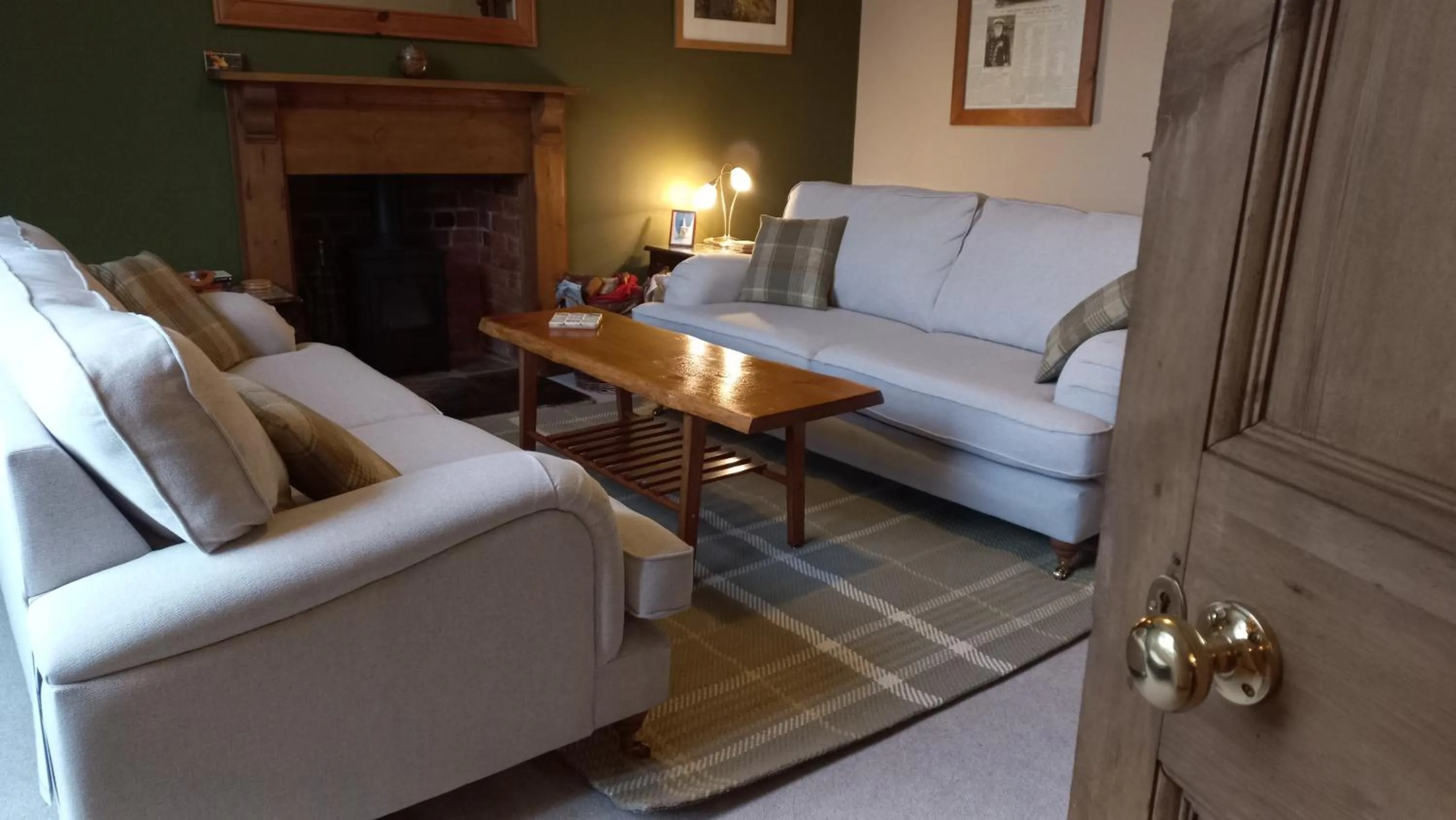 Communal lounge/ TV room in Broome Park Farm B&B
