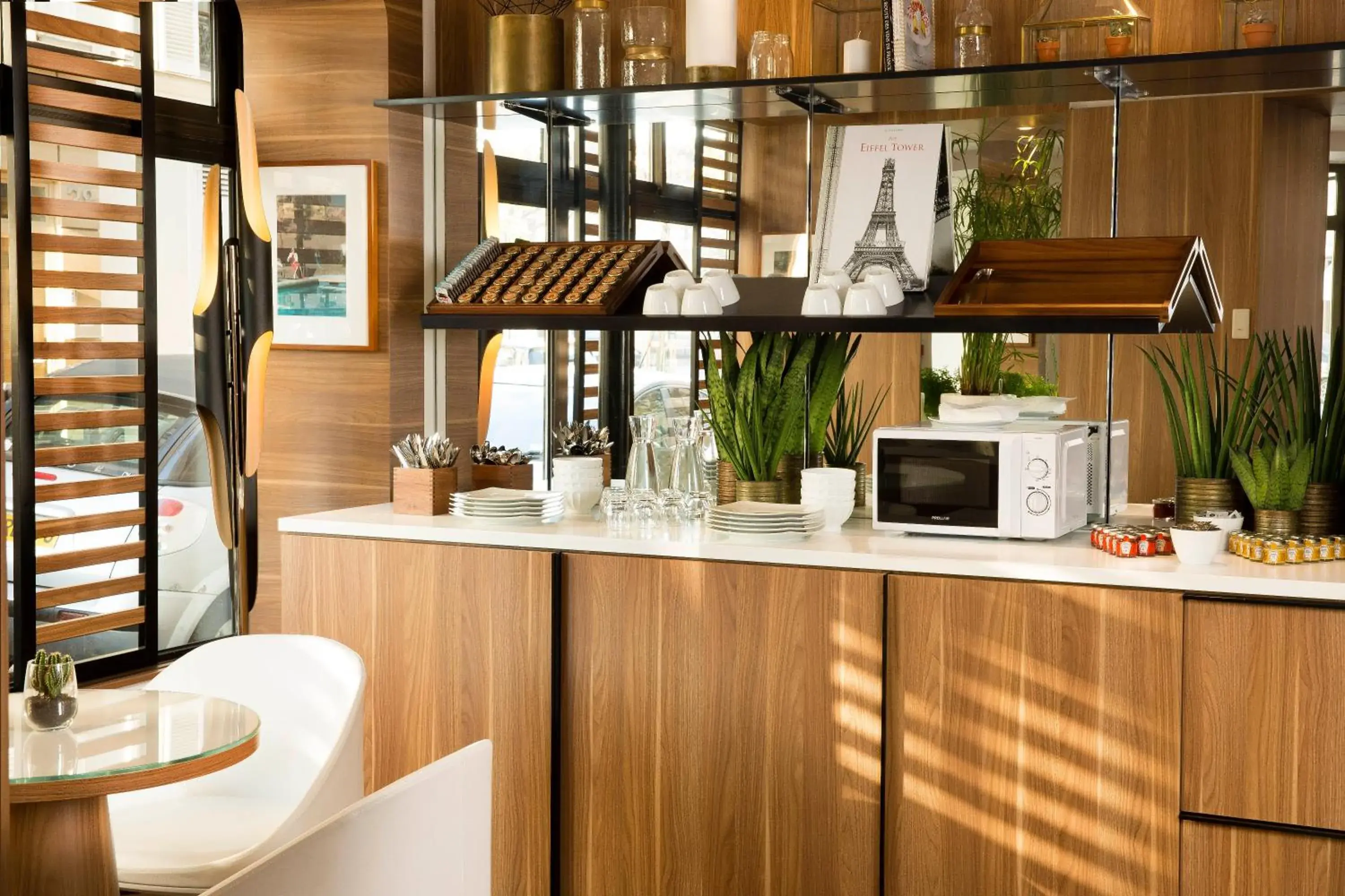 Restaurant/places to eat in Hôtel Eiffel Turenne Restaurant/places to eat in Hôtel Eiffel Turenne