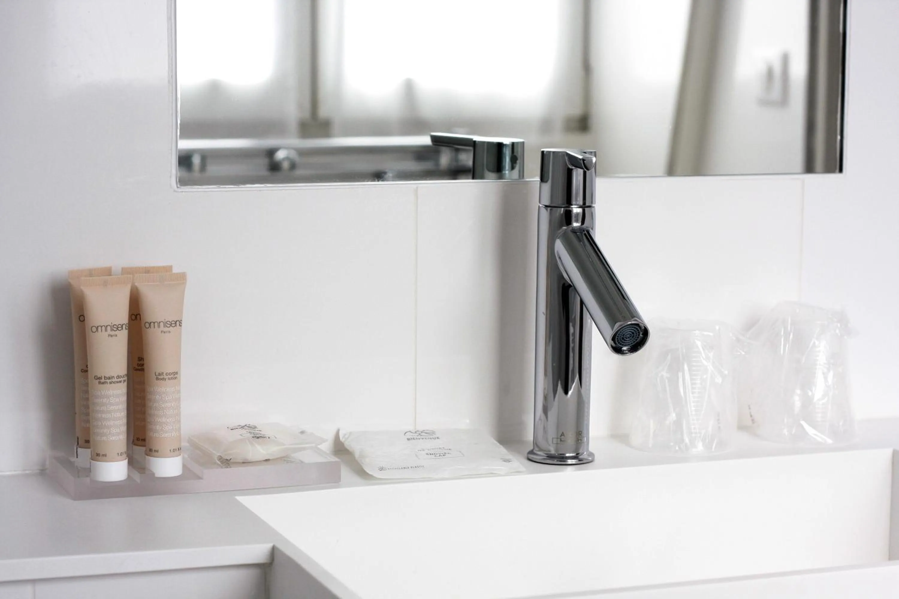 Bathroom in Hôtel Eiffel Turenne