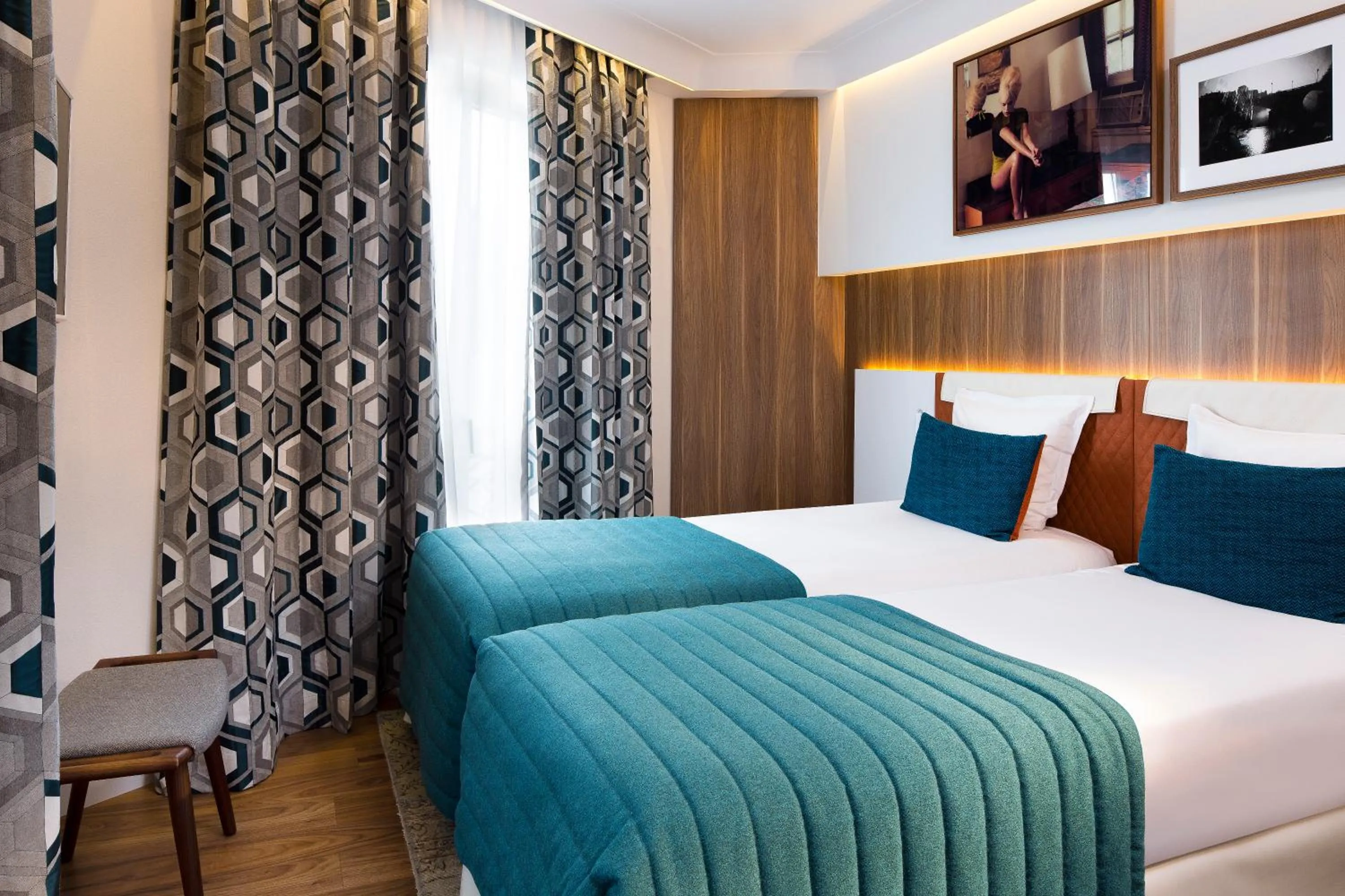 Bedroom, Bed in Hôtel Eiffel Turenne