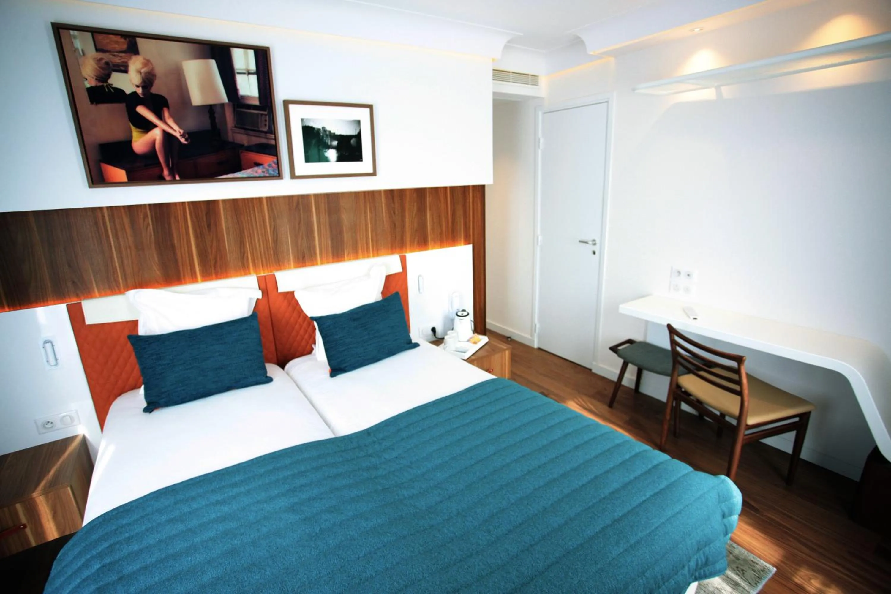 Bedroom, Bed in Hôtel Eiffel Turenne