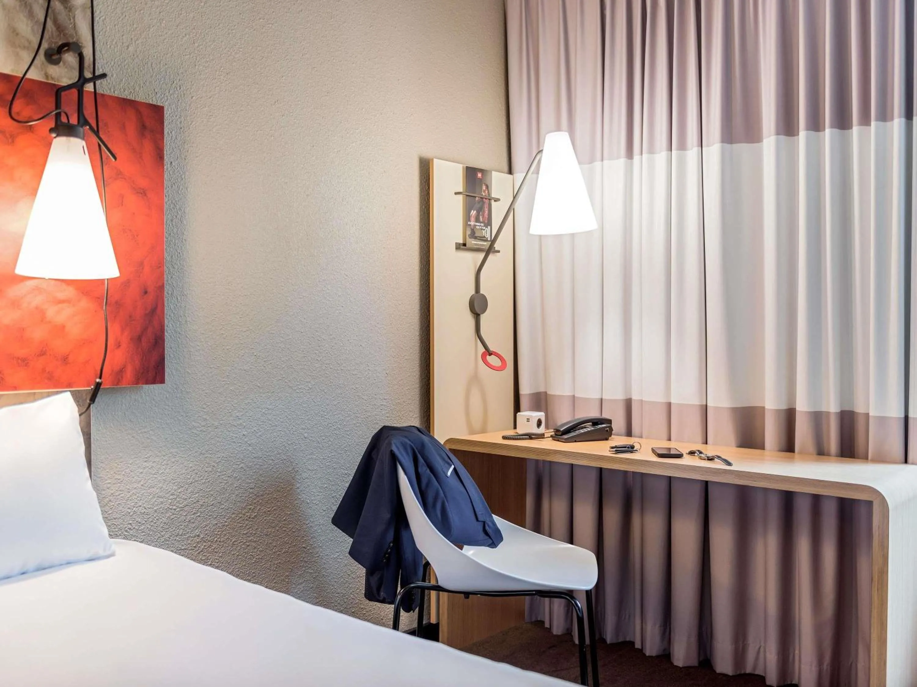 Bedroom, Bed in ibis Hotel Regensburg City