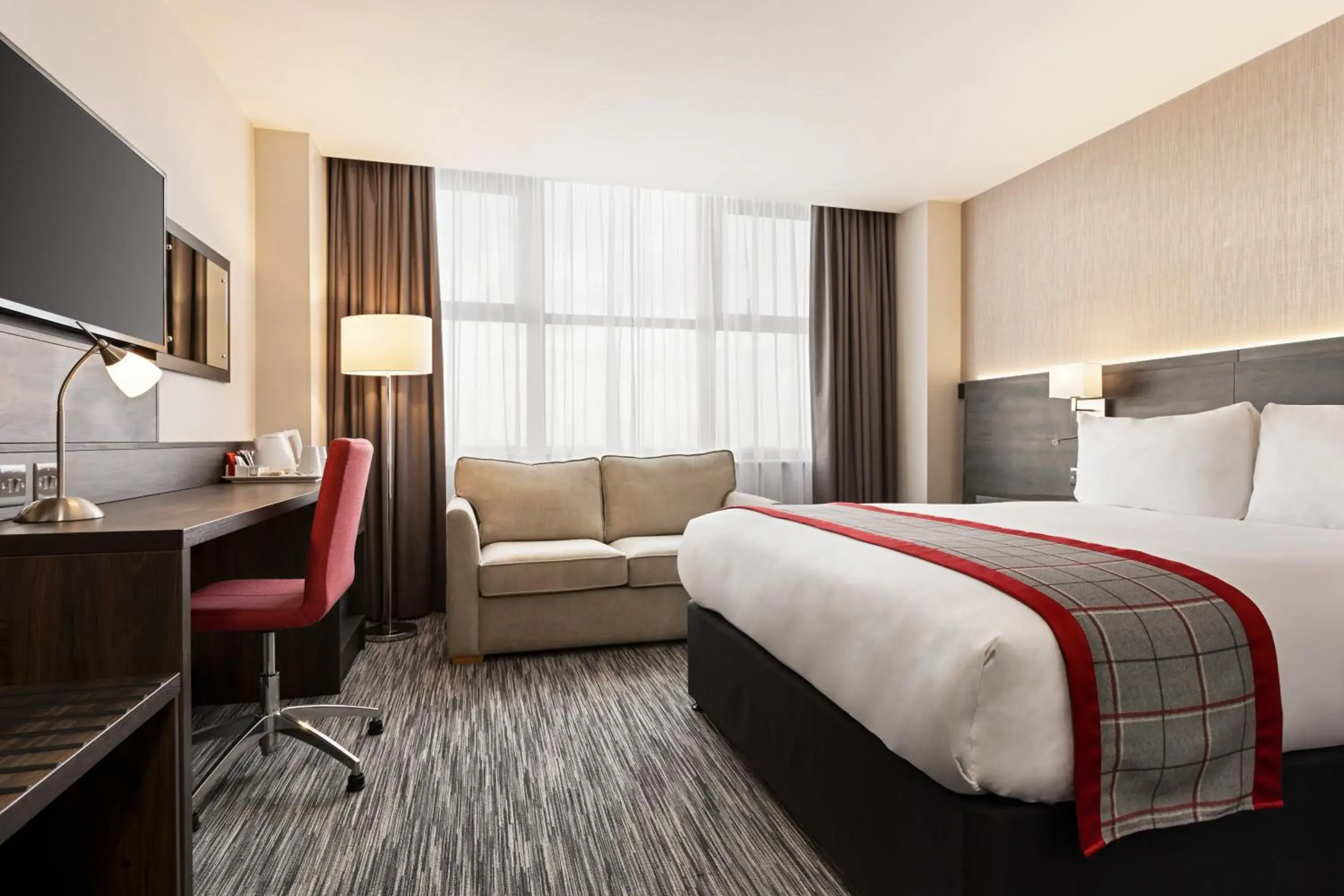 Photo of the whole room, Bed in Ramada East Kilbride Photo of the whole room, Bed in Ramada East Kilbride