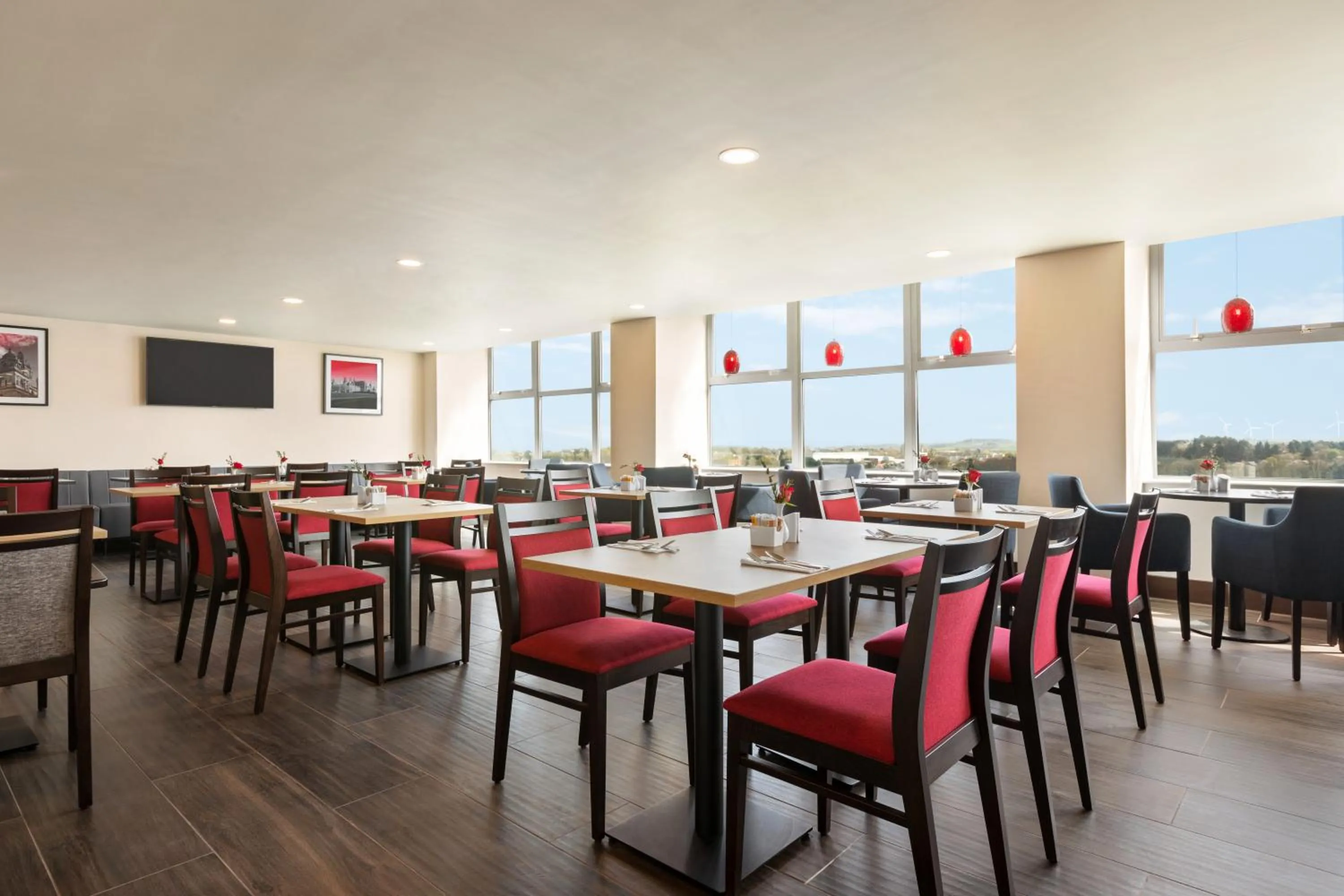 Restaurant/places to eat in Ramada East Kilbride