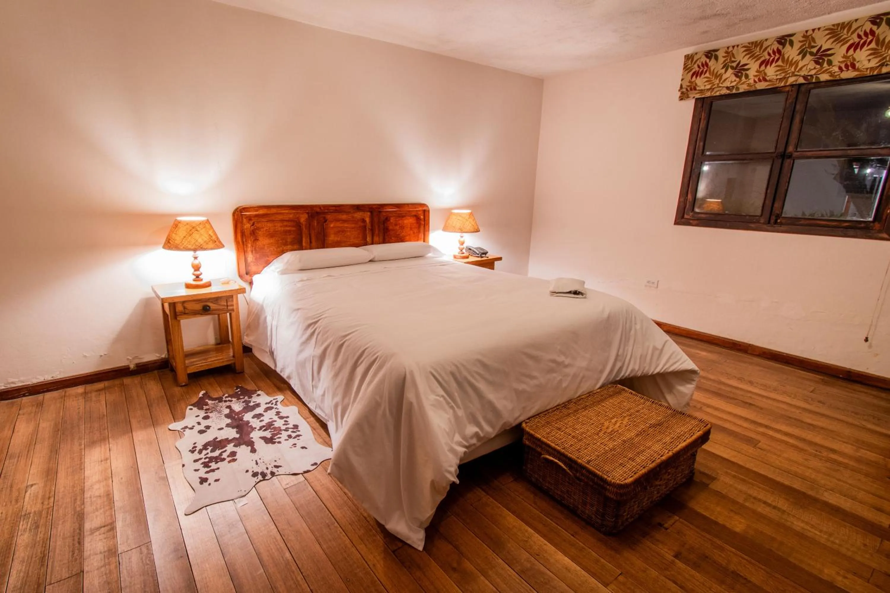 Bed in Hacienda La Cienega