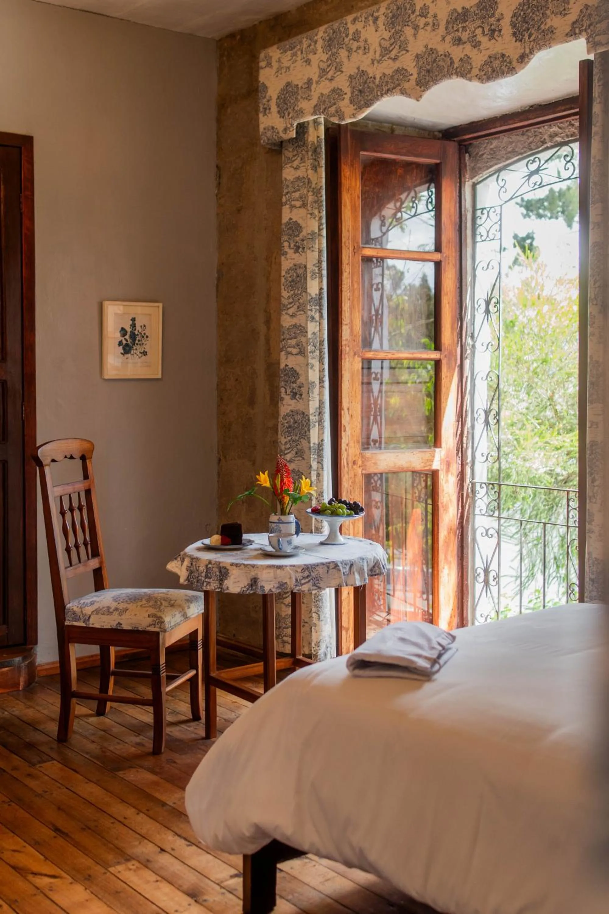 Bed in Hacienda La Cienega