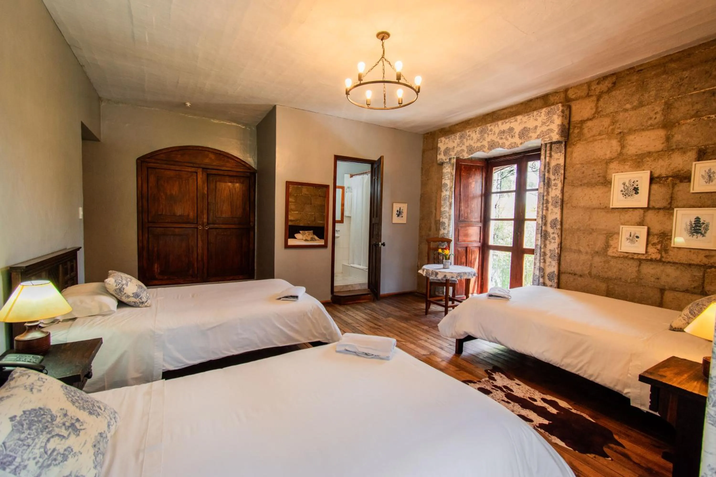 Bed in Hacienda La Cienega