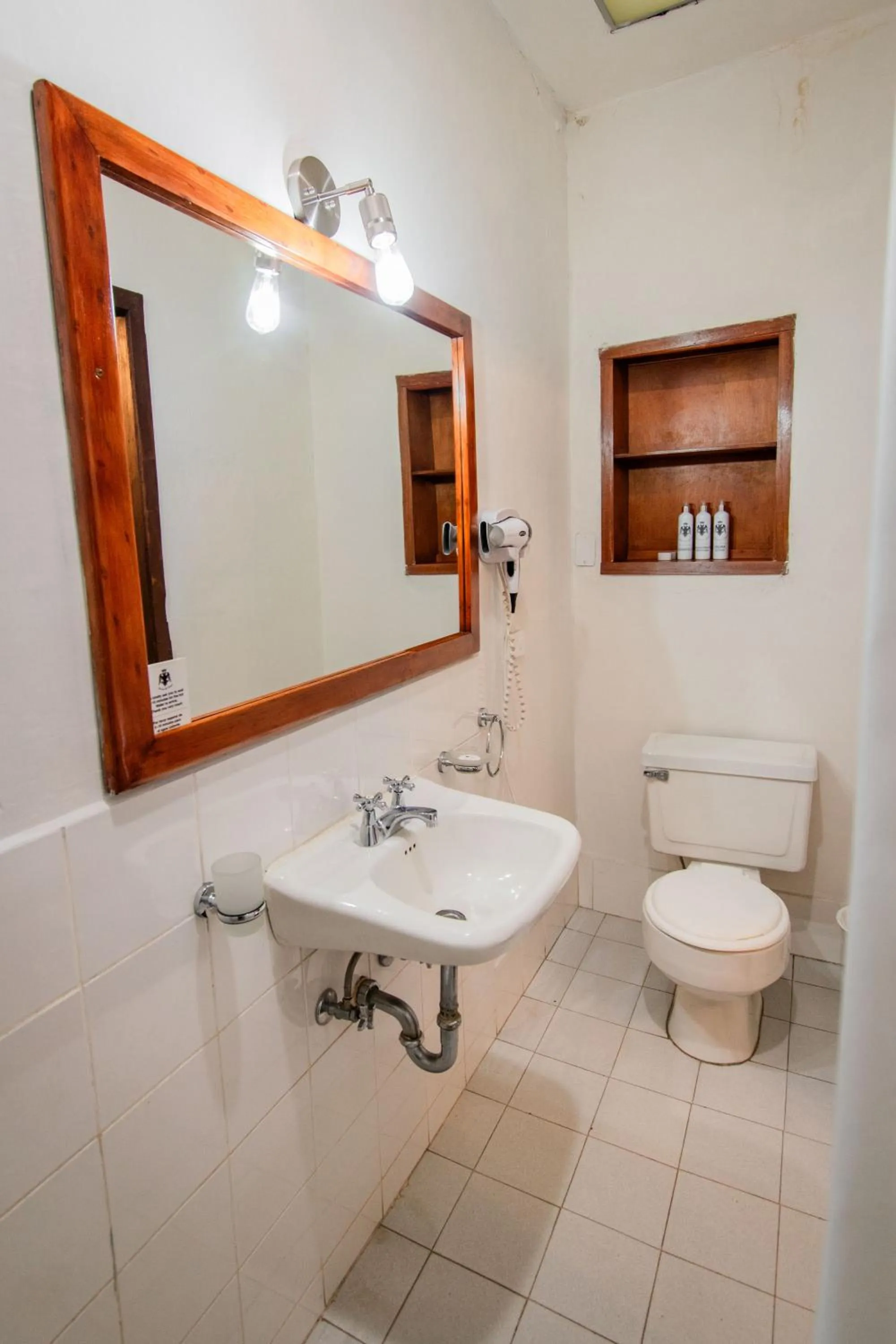 Shower in Hacienda La Cienega