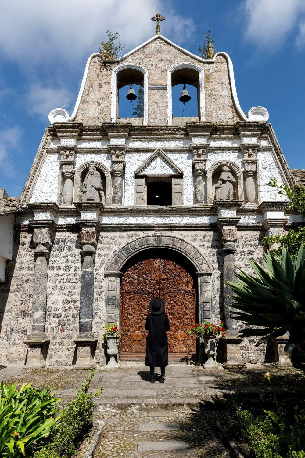 Property building in Hacienda La Cienega