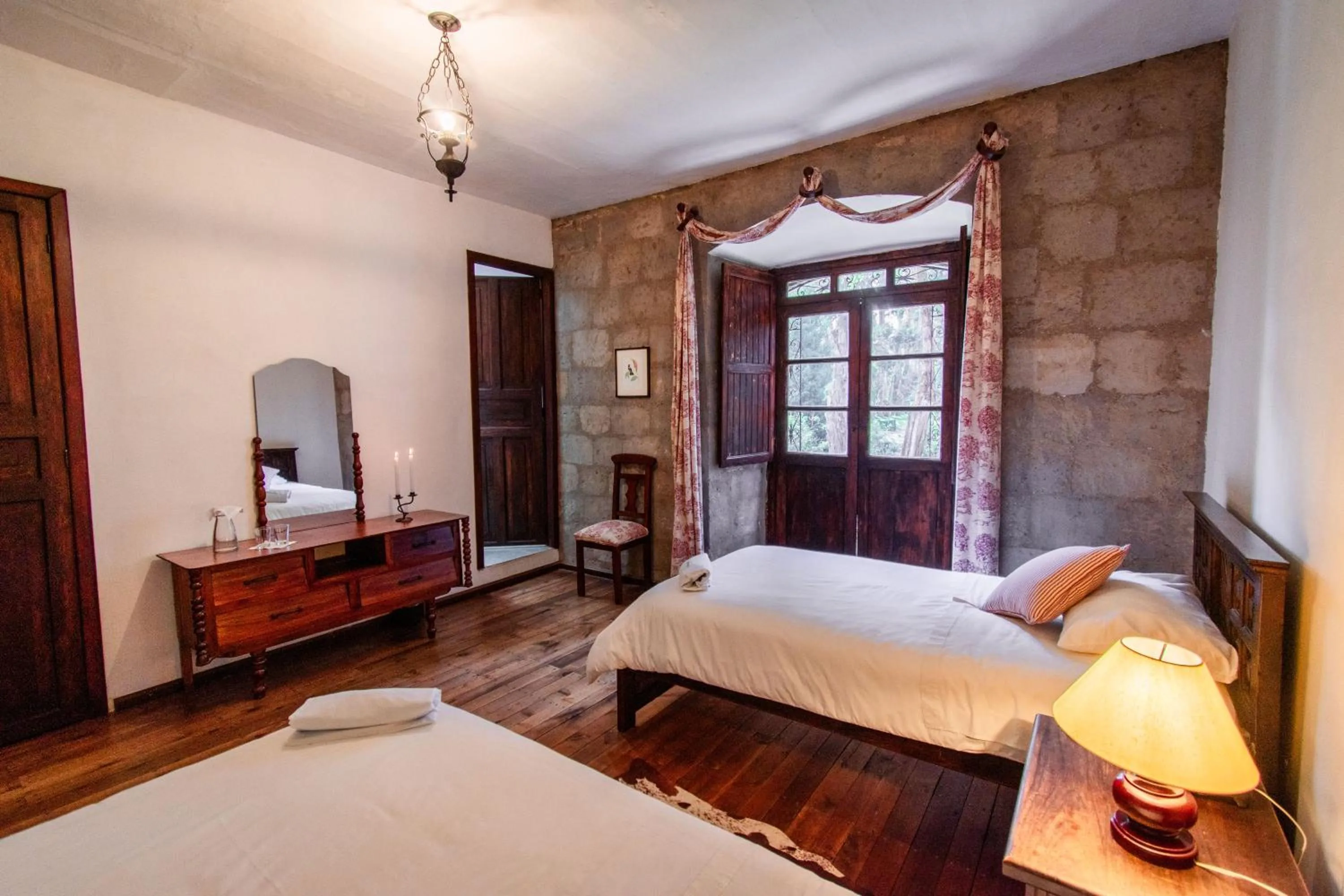 Bed in Hacienda La Cienega