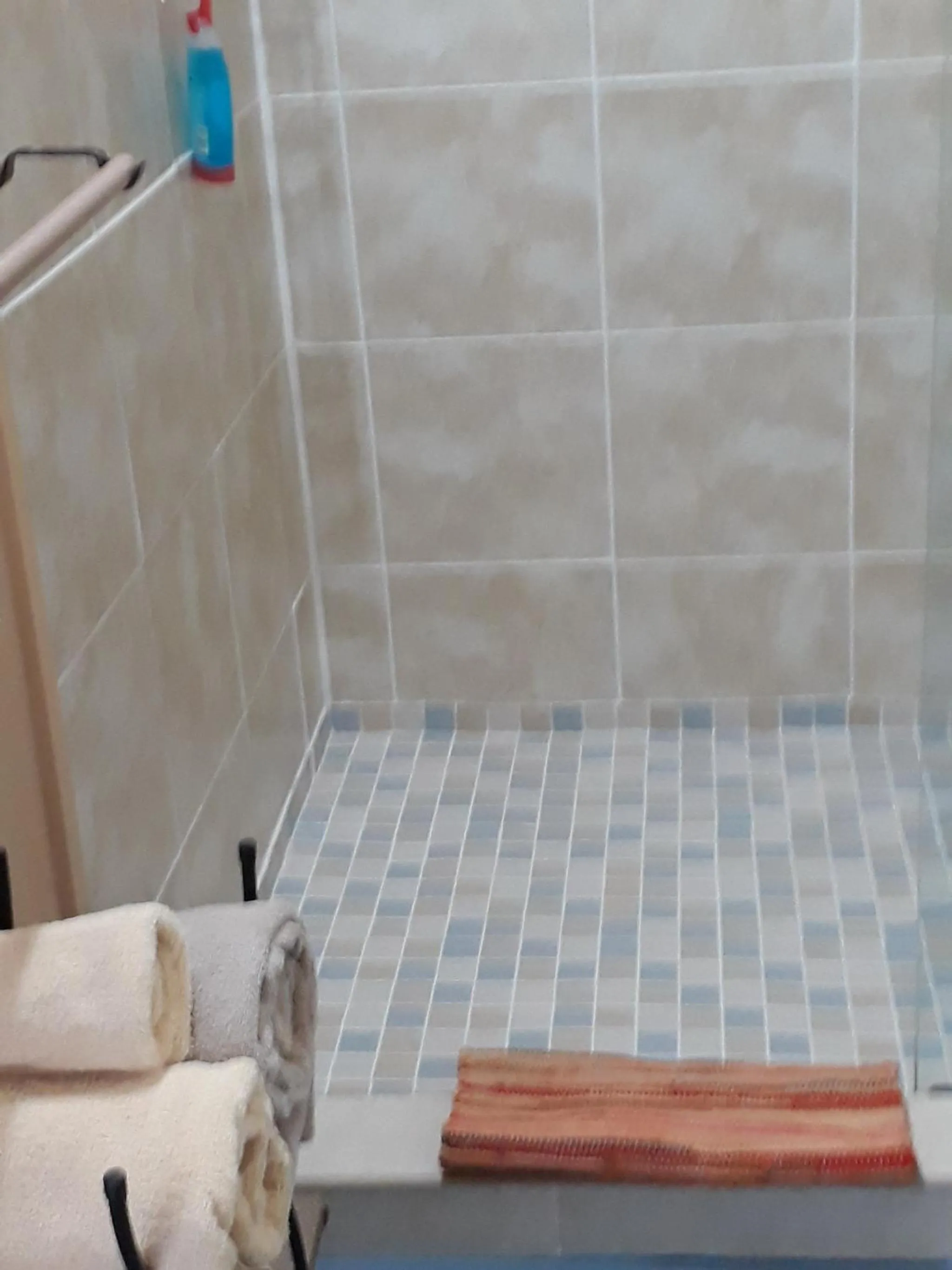 Shower in Jack's Seaview