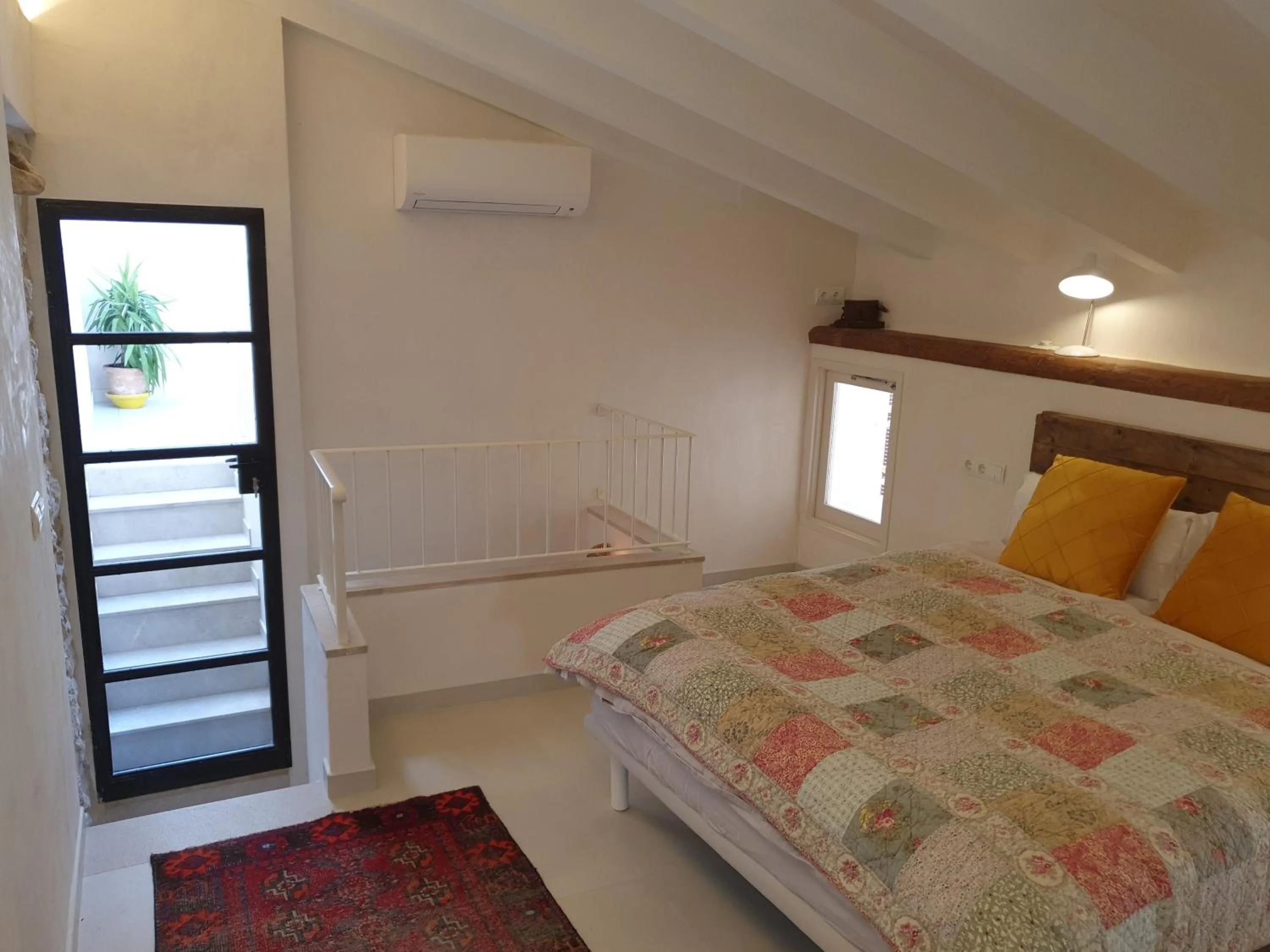 Bed in Casa Guiraud, Cosy and Welcoming Townhouse