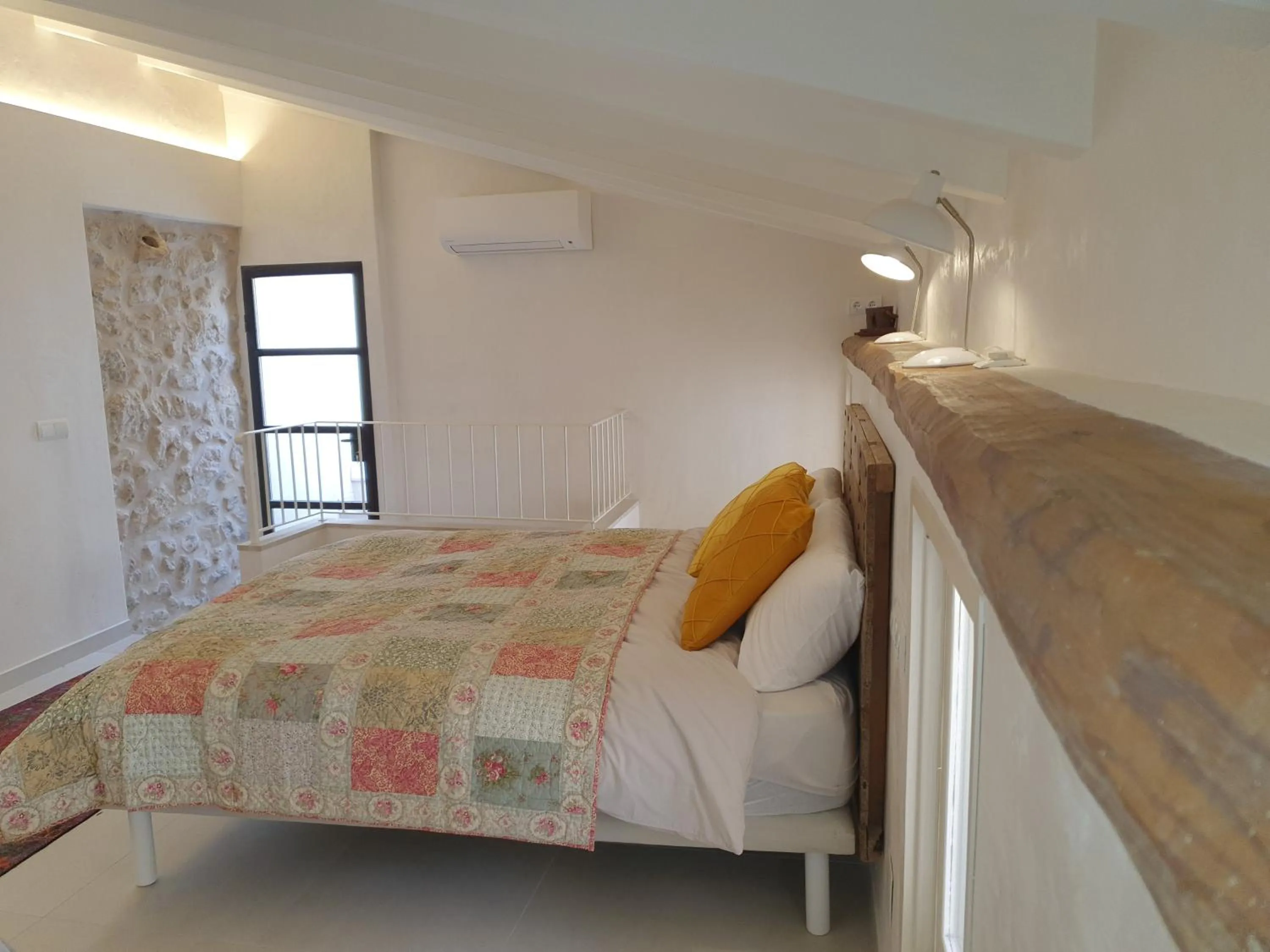 Bed in Casa Guiraud, Cosy and Welcoming Townhouse