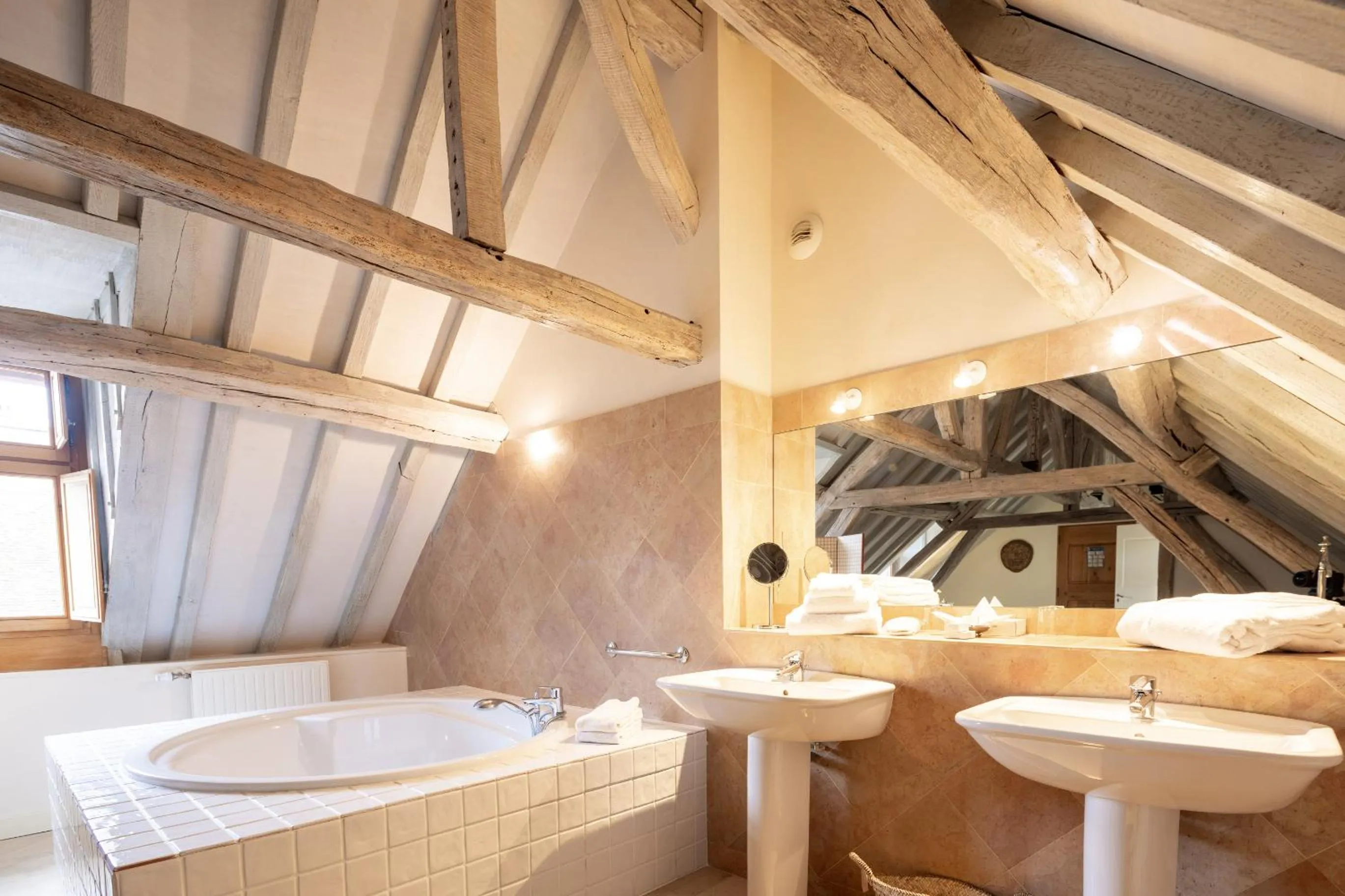 Bathroom in La Maison de Rhodes Hôtel & Spa