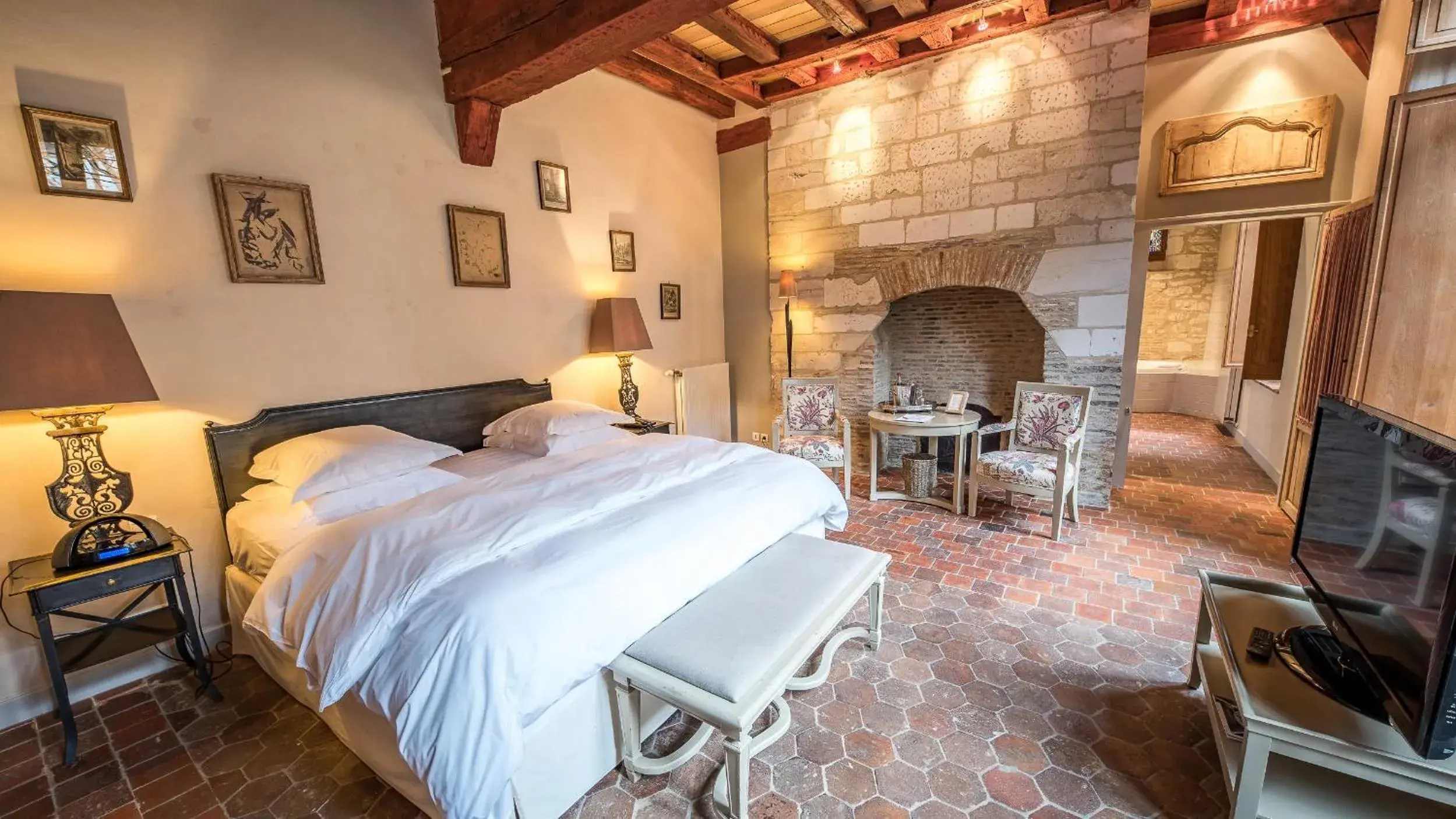 Suite in La Maison de Rhodes Hôtel & Spa Suite in La Maison de Rhodes Hôtel & Spa