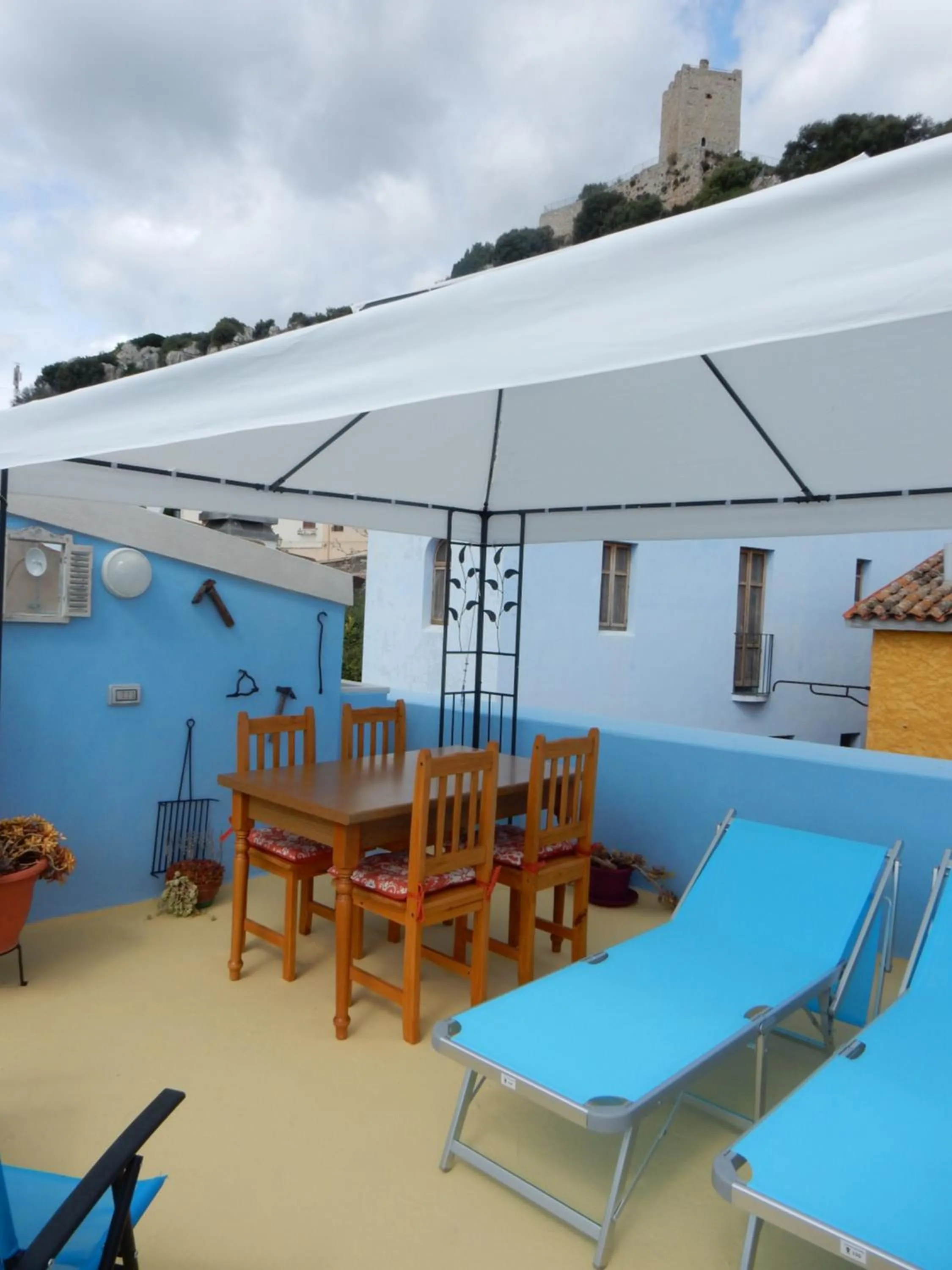 Property building in B&B Eleonora D'Arborea, Centro Storico