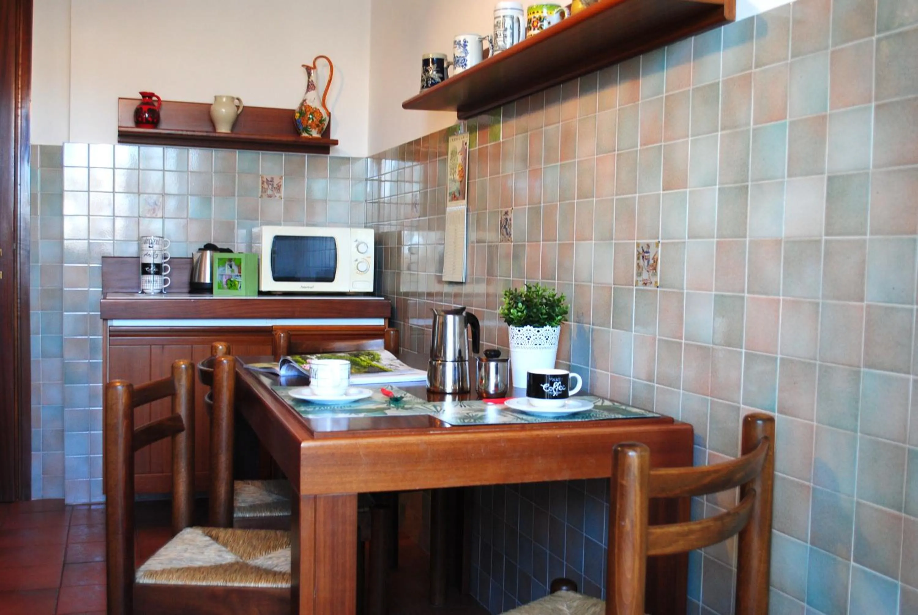 Coffee/tea facilities in Bnbook-Costantino