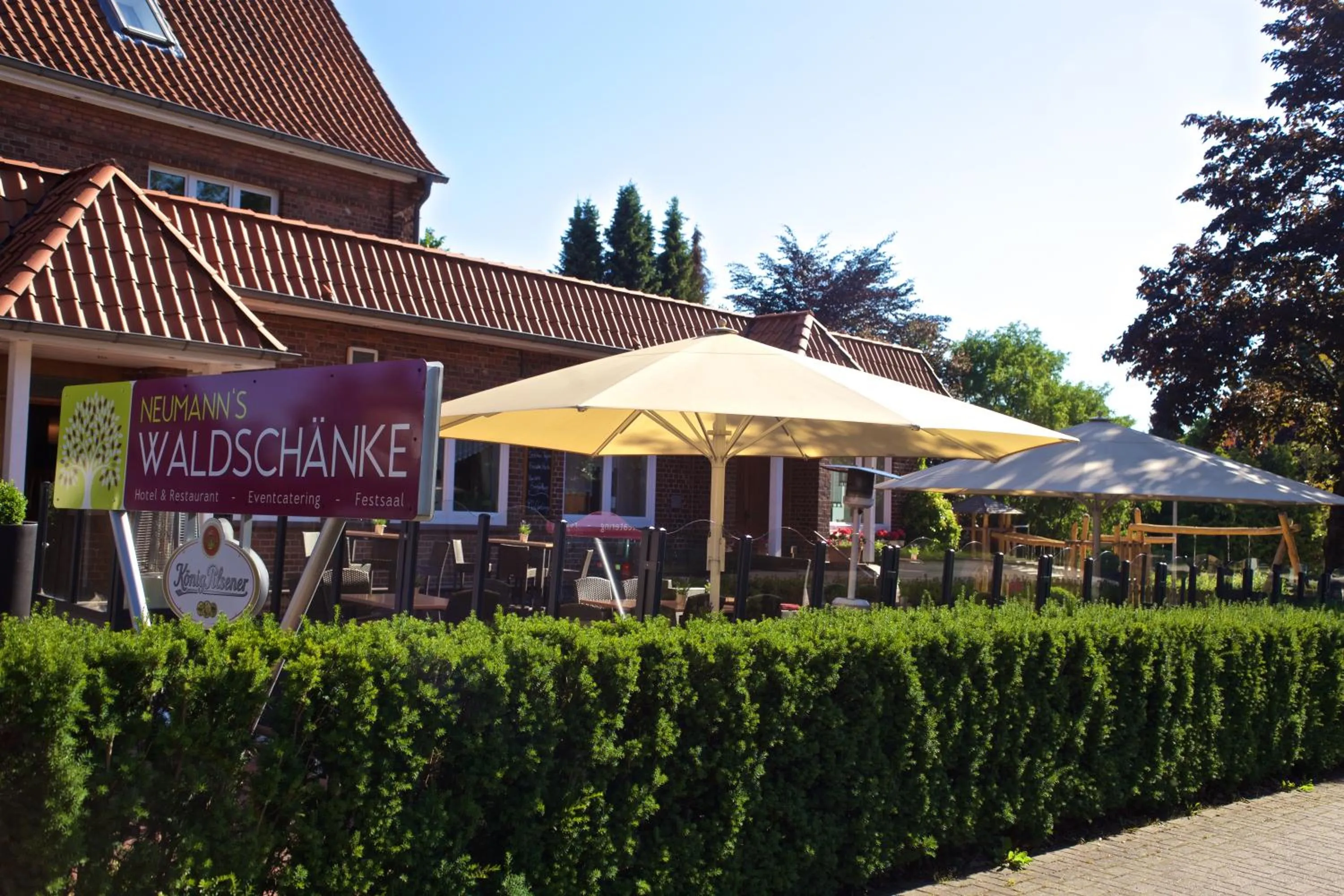 Facade/entrance in Neumanns Waldschänke