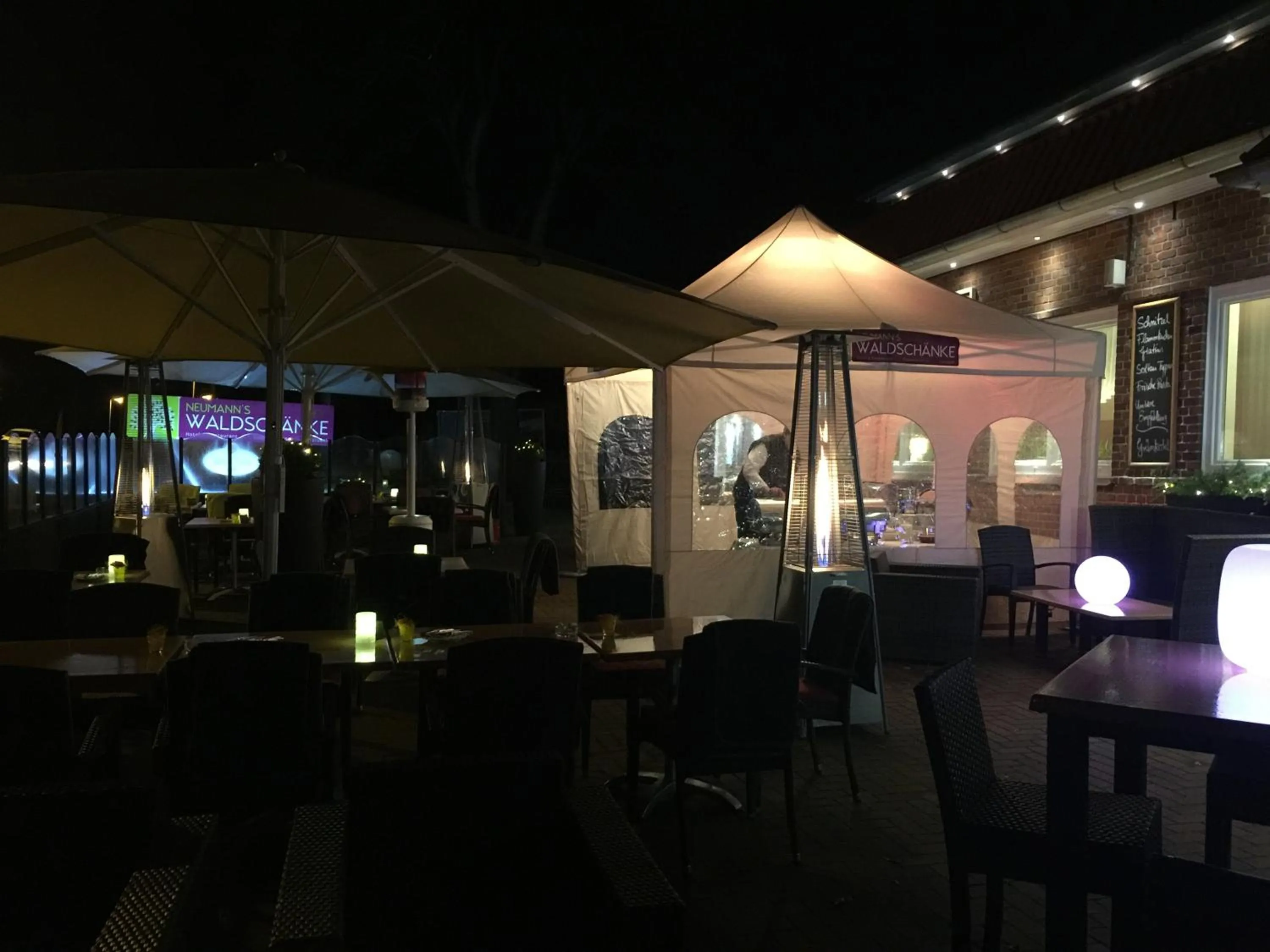 Facade/entrance in Neumanns Waldschänke