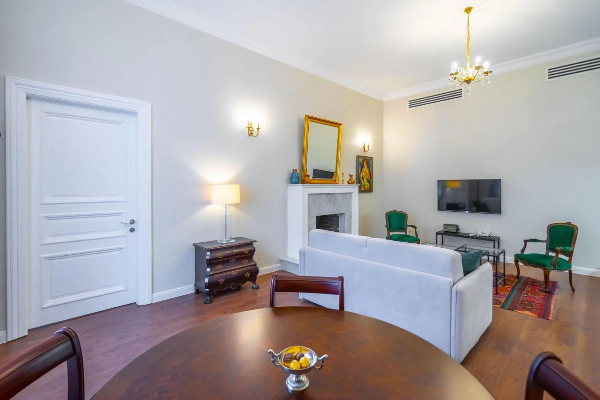 Living room in TIFLIS OPERA Aparthotel