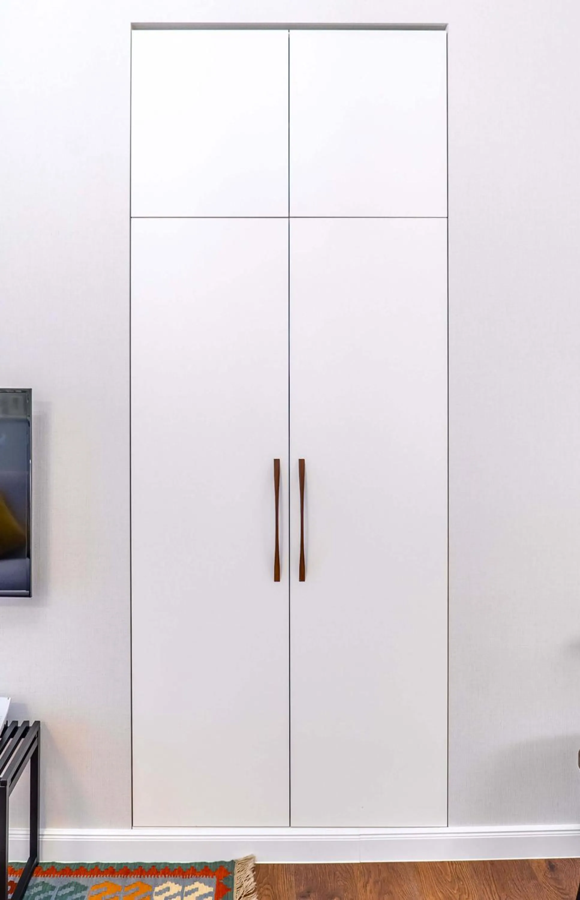 wardrobe in TIFLIS OPERA Aparthotel