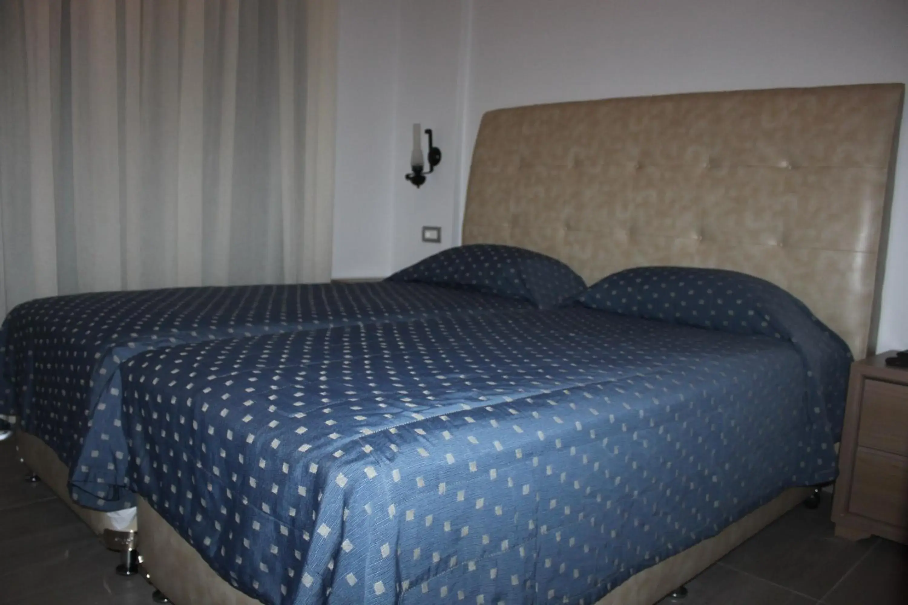 Bed in Sunny Suites Bed in Sunny Suites