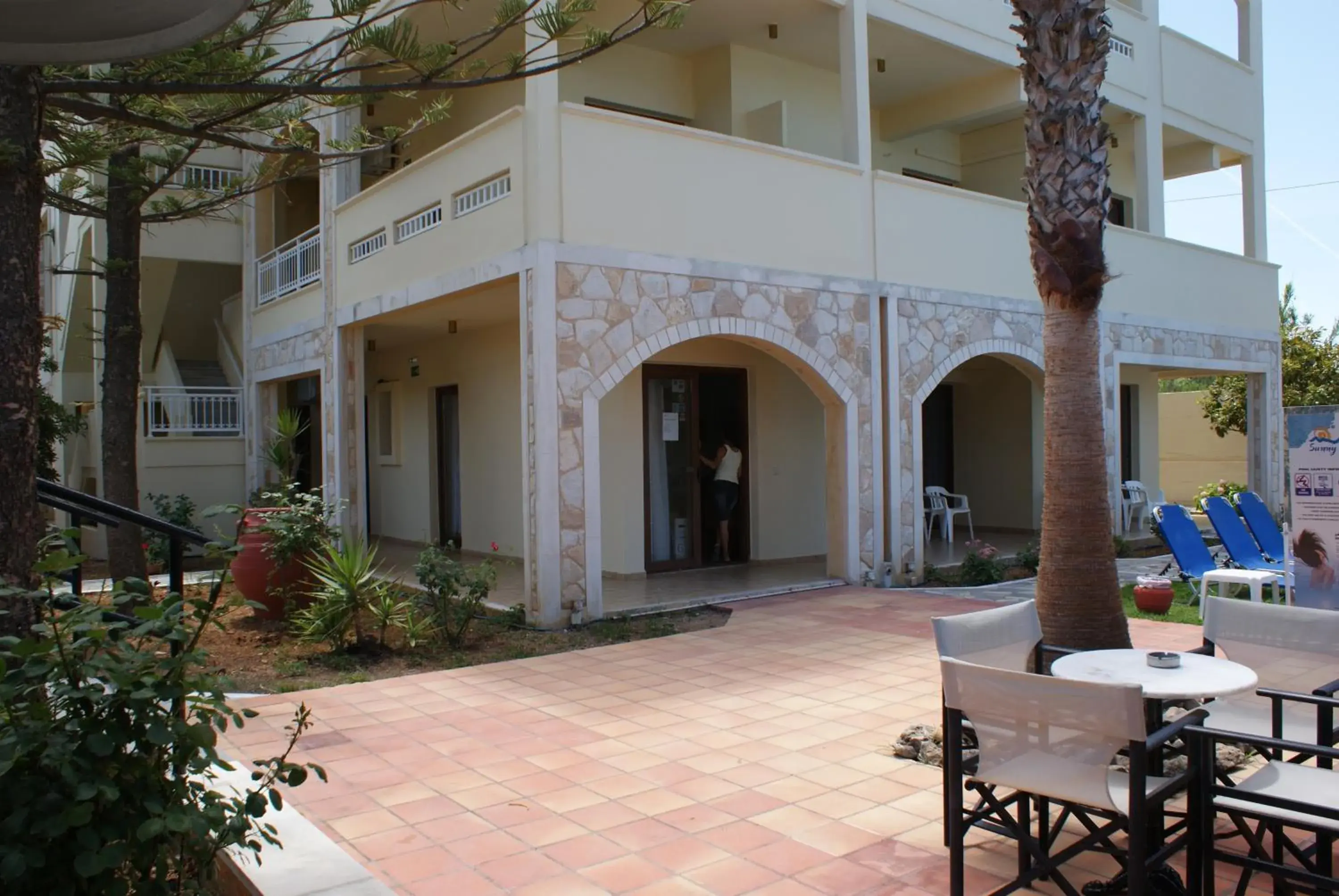 Facade/entrance in Sunny Suites Facade/entrance in Sunny Suites