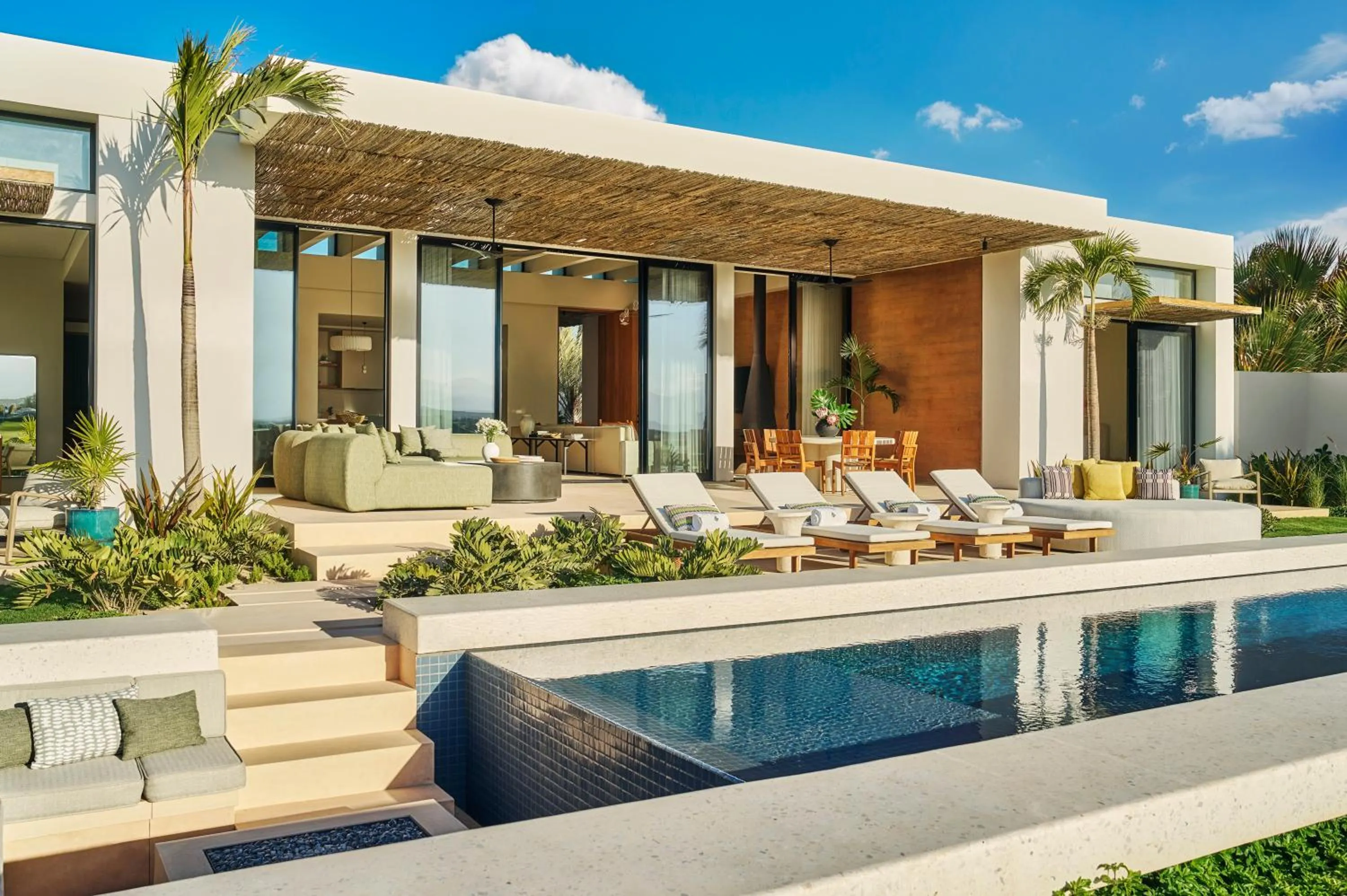 Pool view in Four Seasons Resort Los Cabos