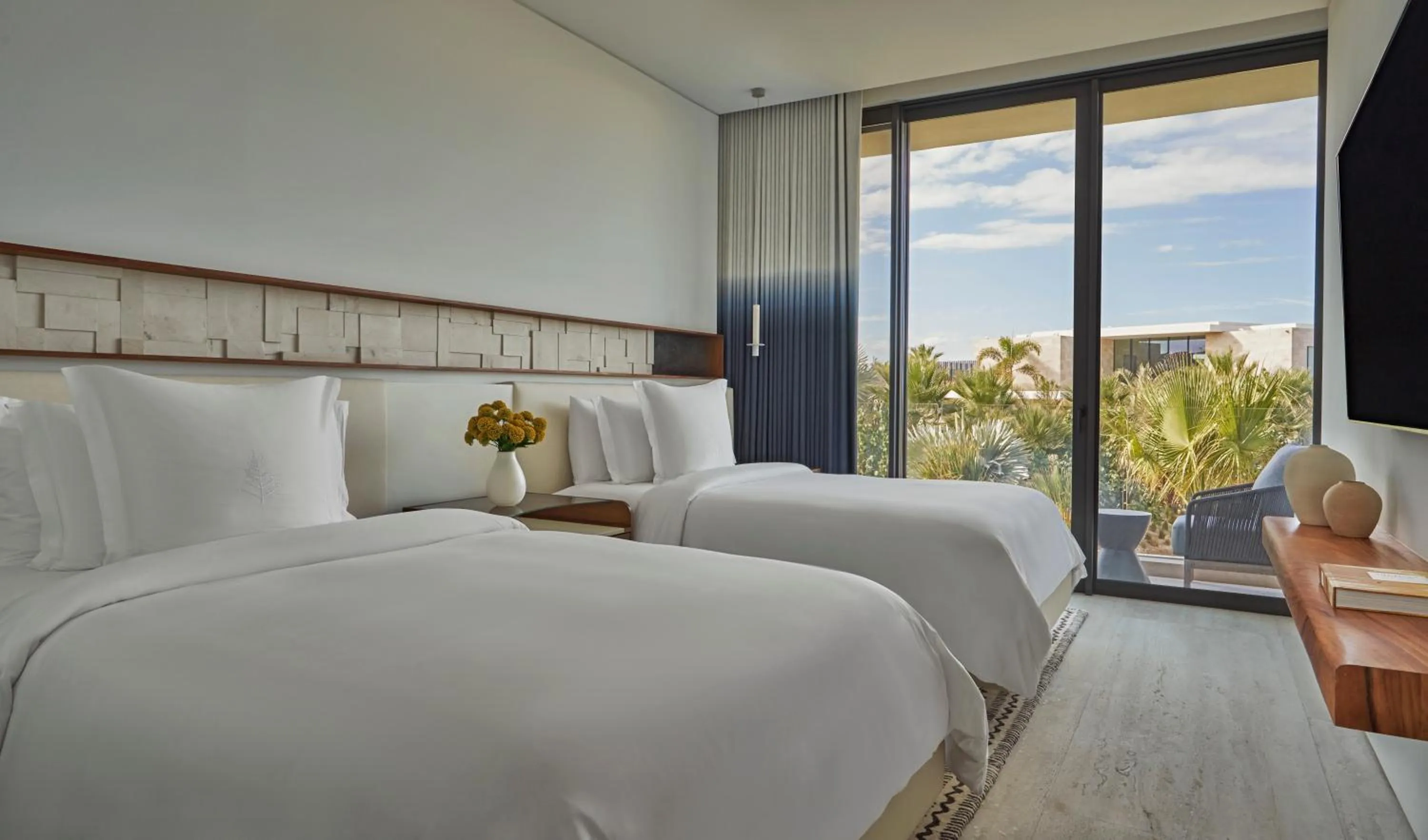 Bedroom, Bed in Four Seasons Resort Los Cabos