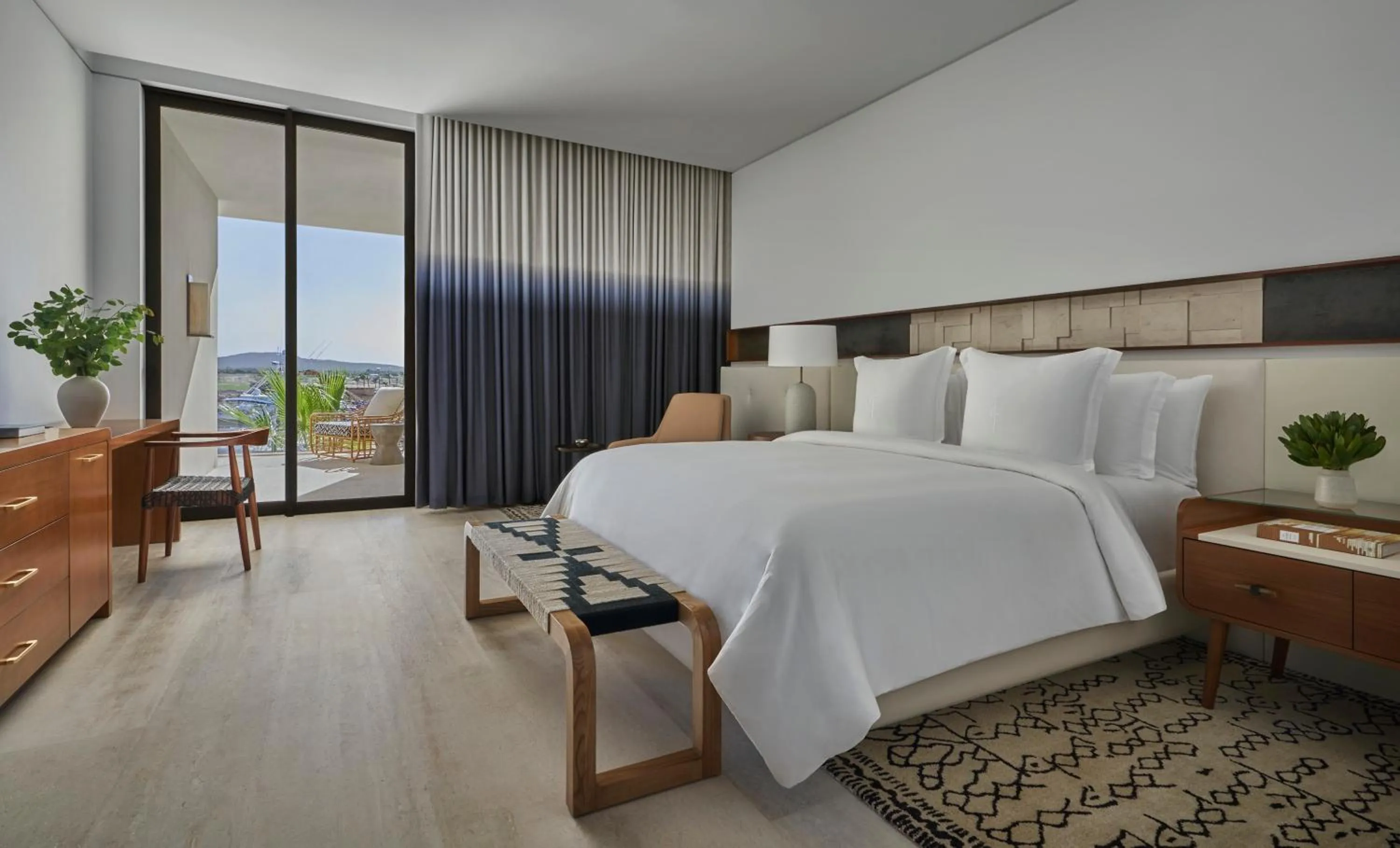 Bed in Four Seasons Resort Los Cabos