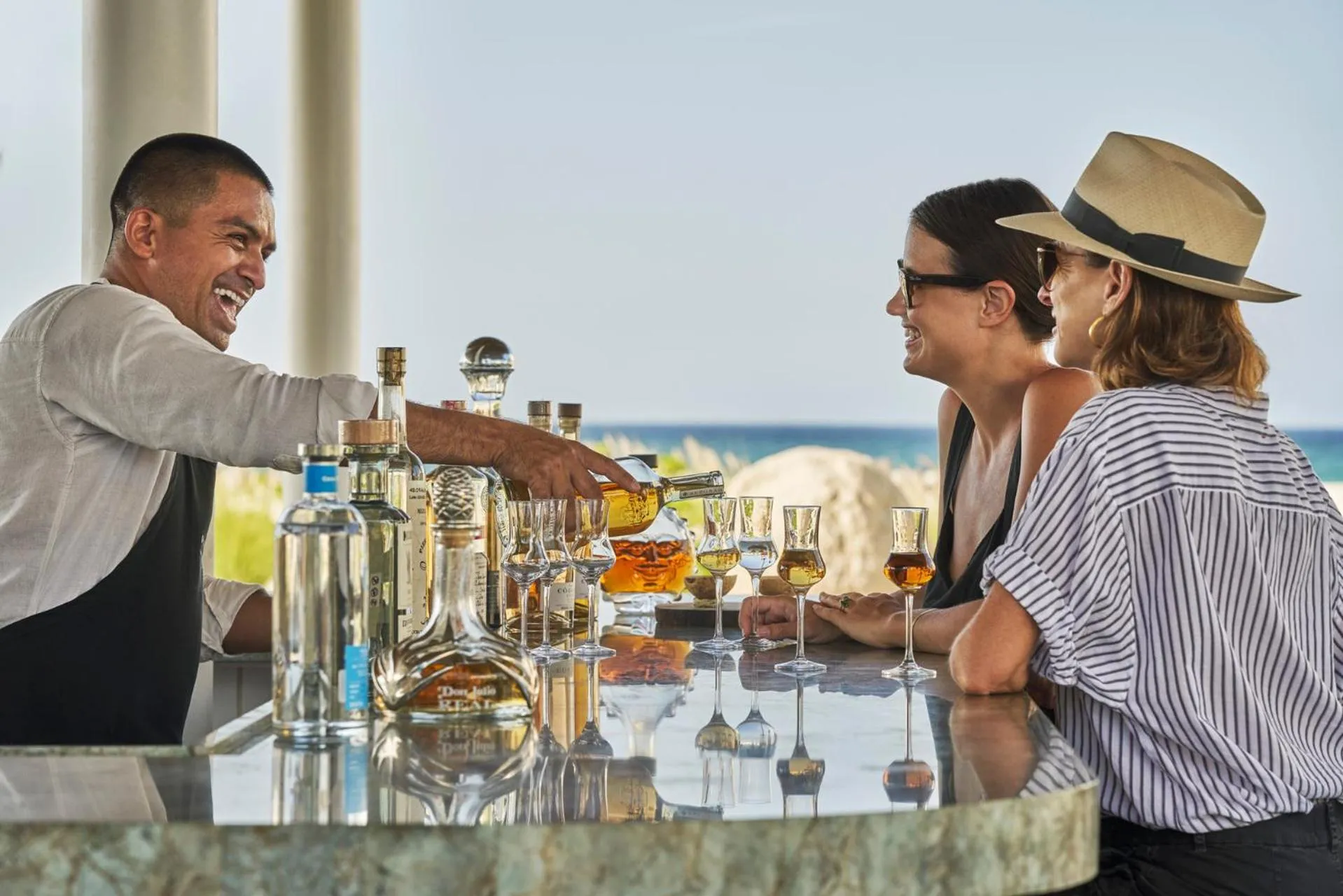 Lounge or bar in Four Seasons Resort Los Cabos
