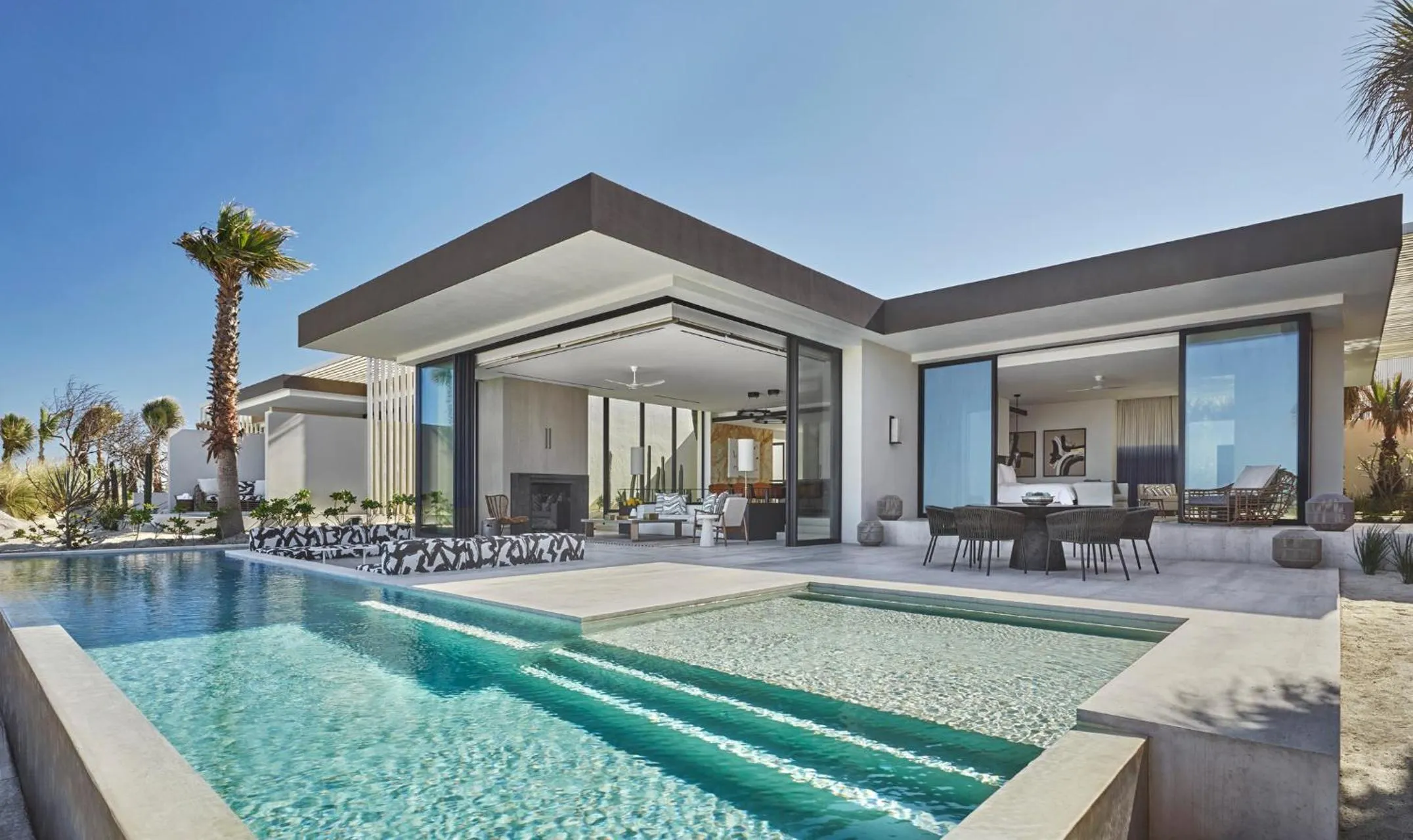 Swimming pool in Four Seasons Resort Los Cabos