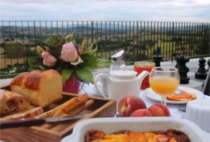 Restaurant/places to eat in Pivoine et Cerise HOLDING FIVE