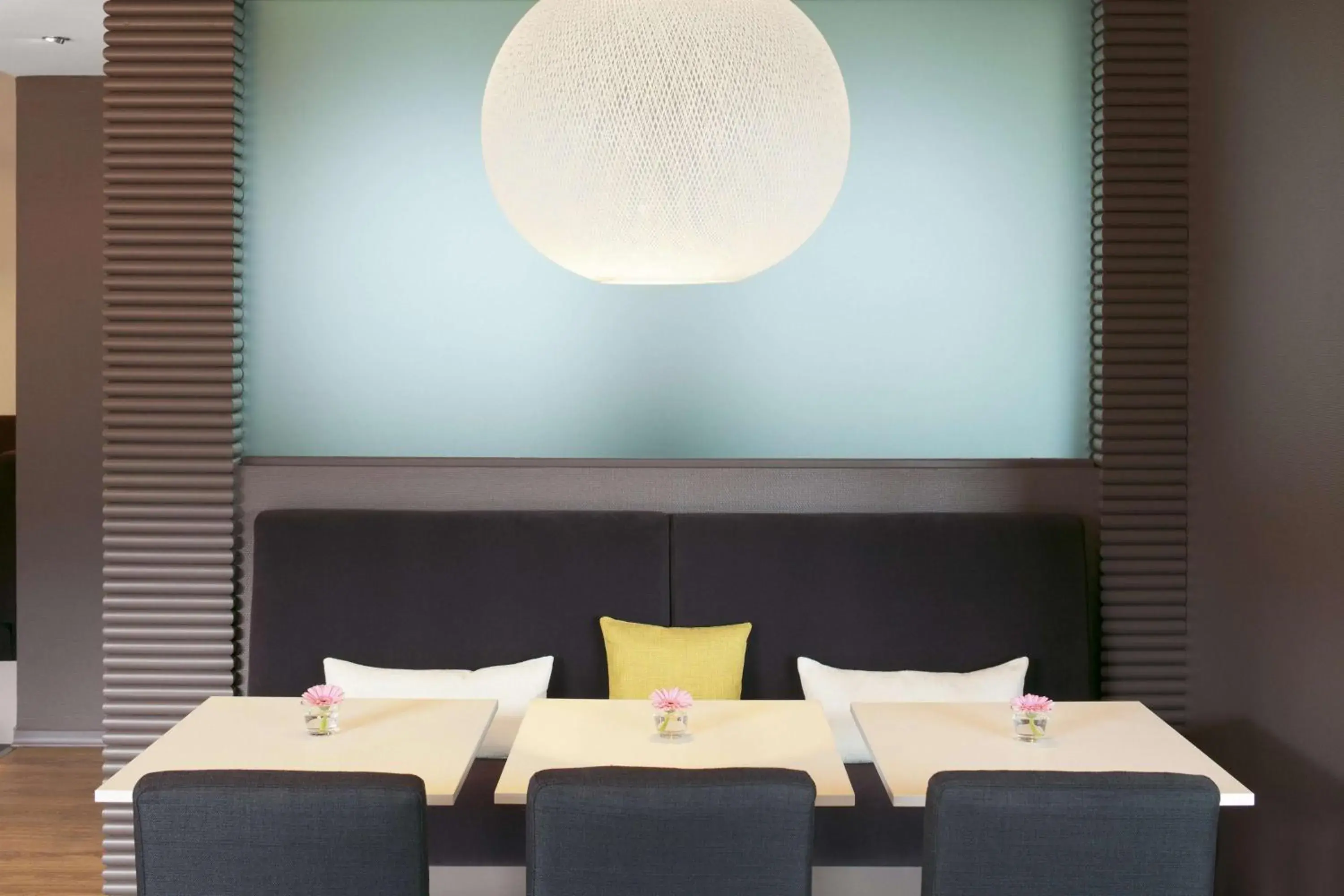 Lobby or reception in Scandic Asker Lobby or reception in Scandic Asker