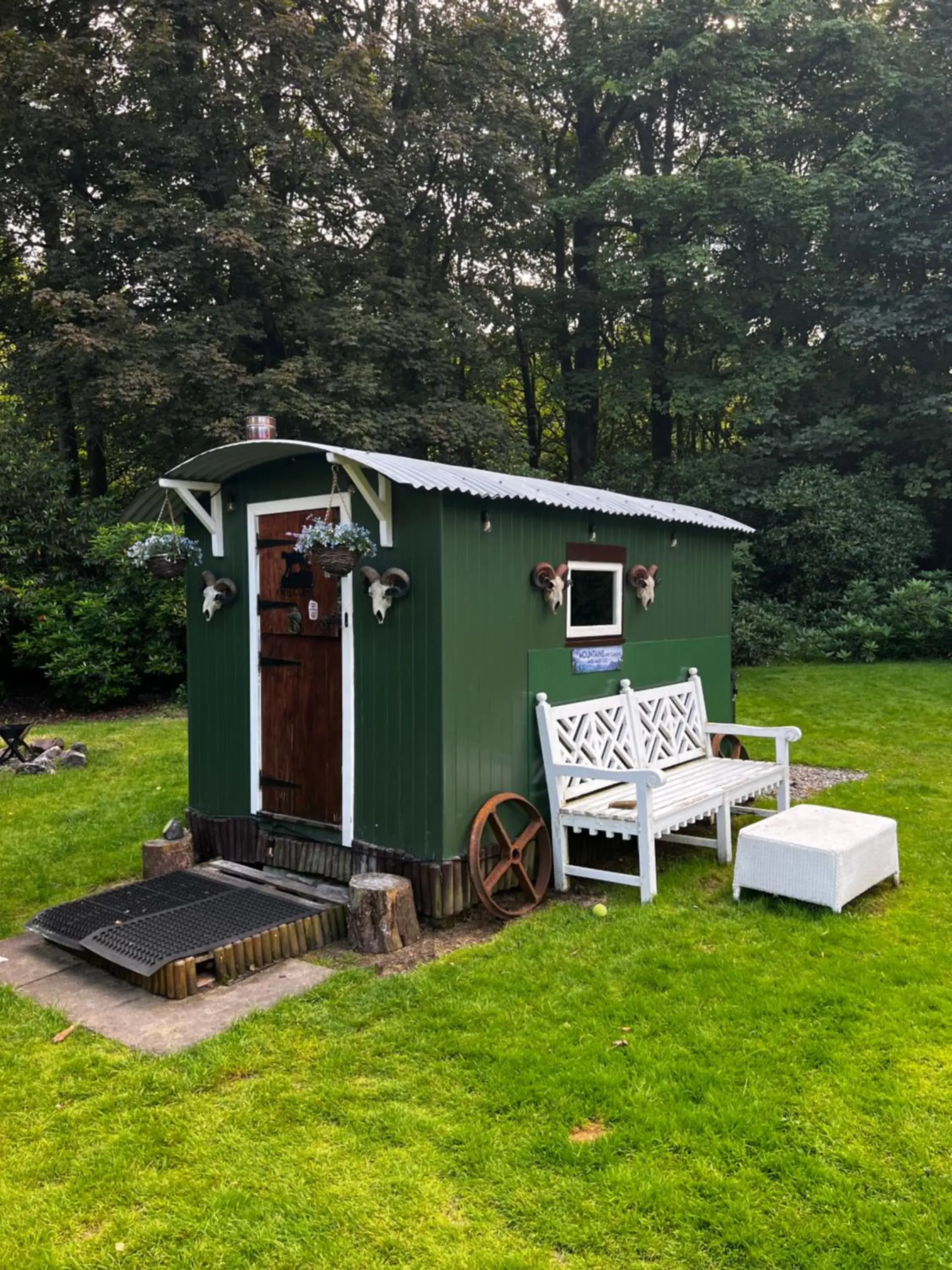 Property building in The West Highland Way Pitches Property building in The West Highland Way Pitches