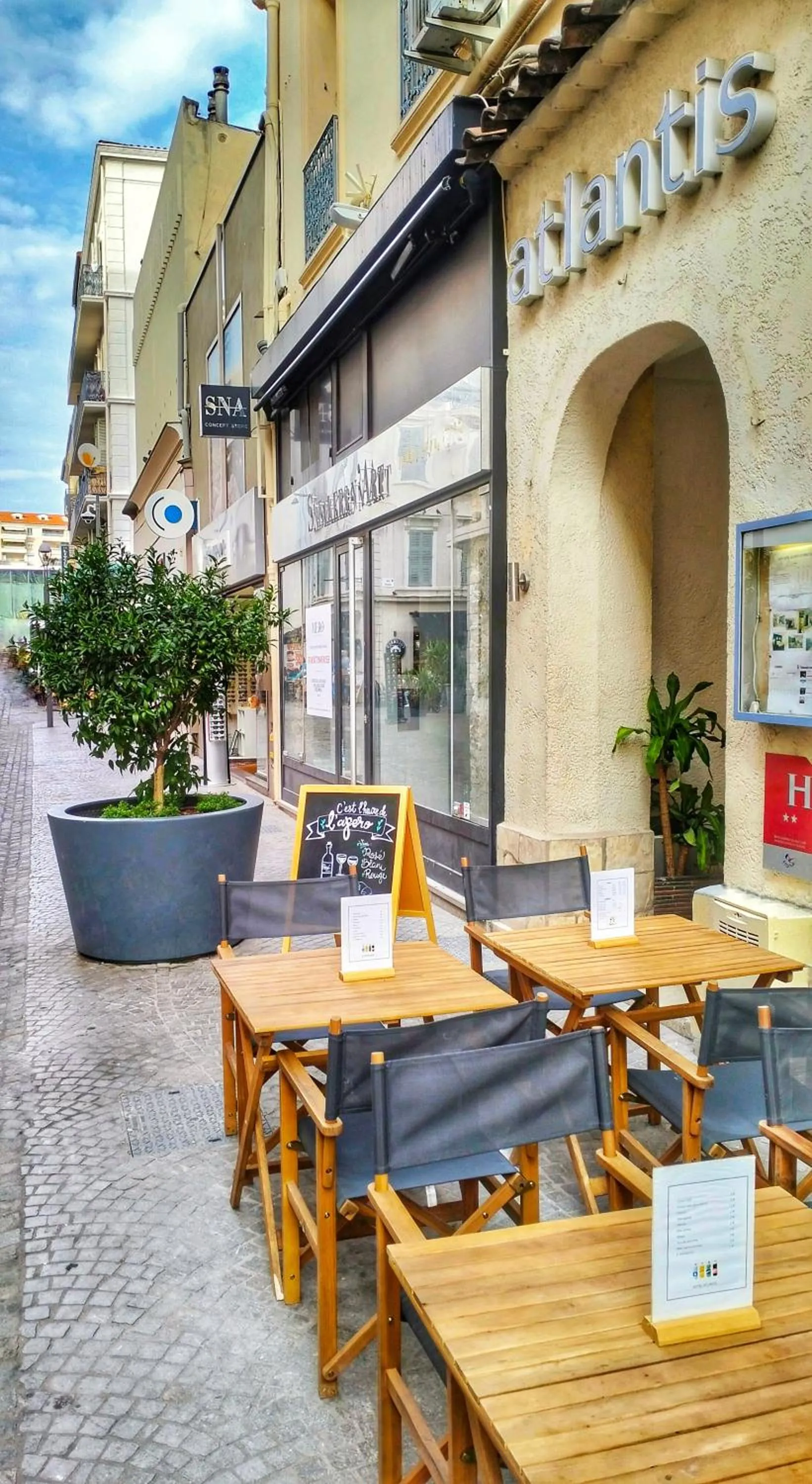 Patio in Charlie's Hôtel Cannes