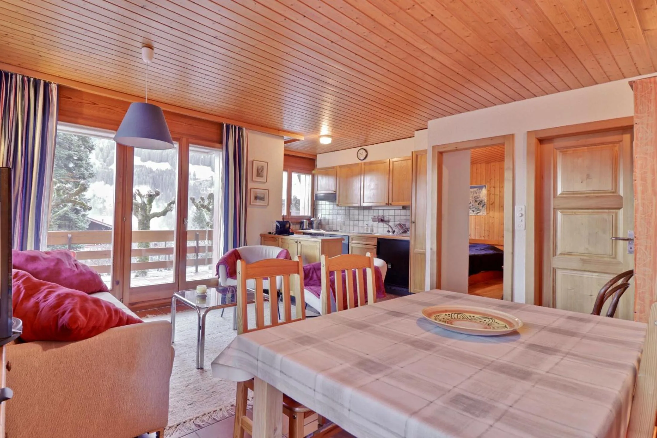 Bel appartement au centre de Champéry avec vue